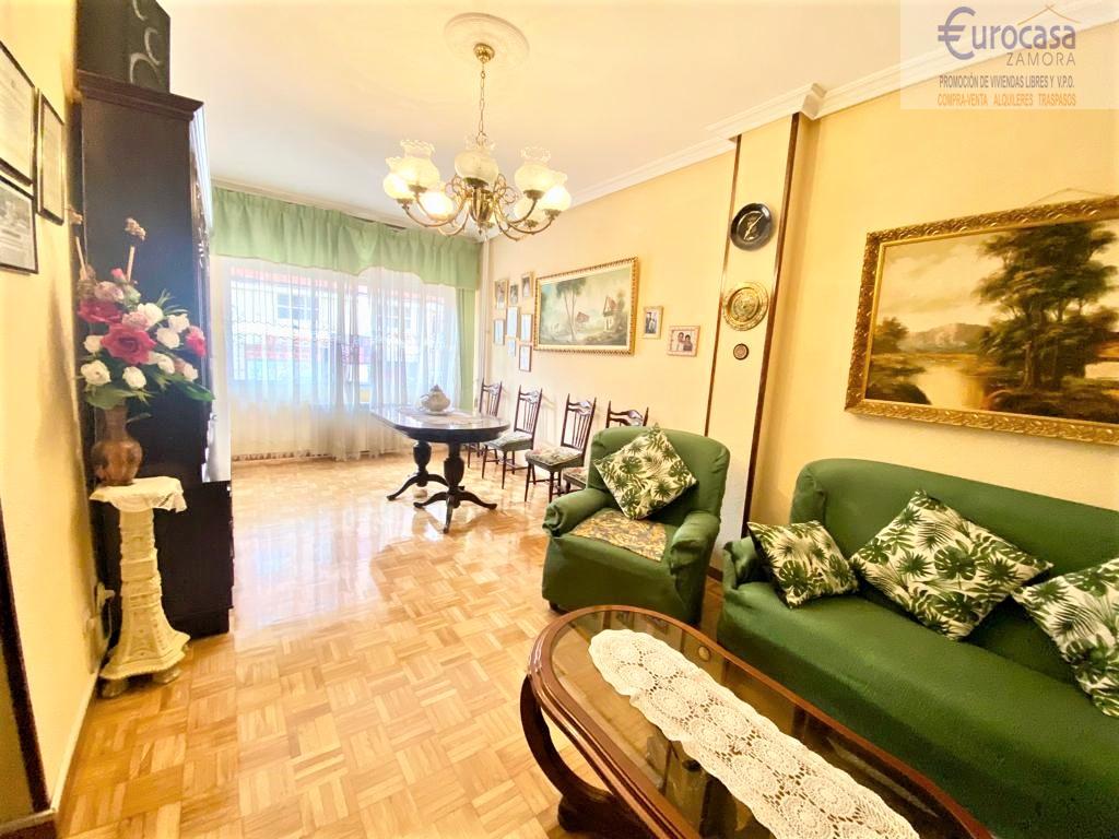 For sale of flat in Zamora