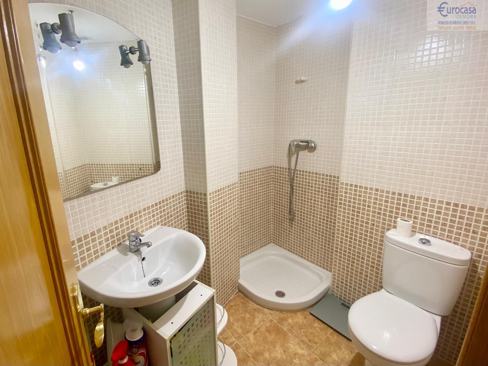 For sale of flat in Villaralbo