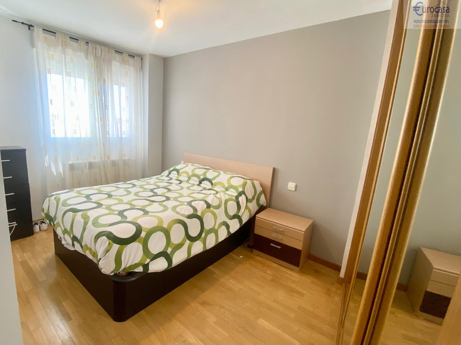 For sale of flat in Villaralbo