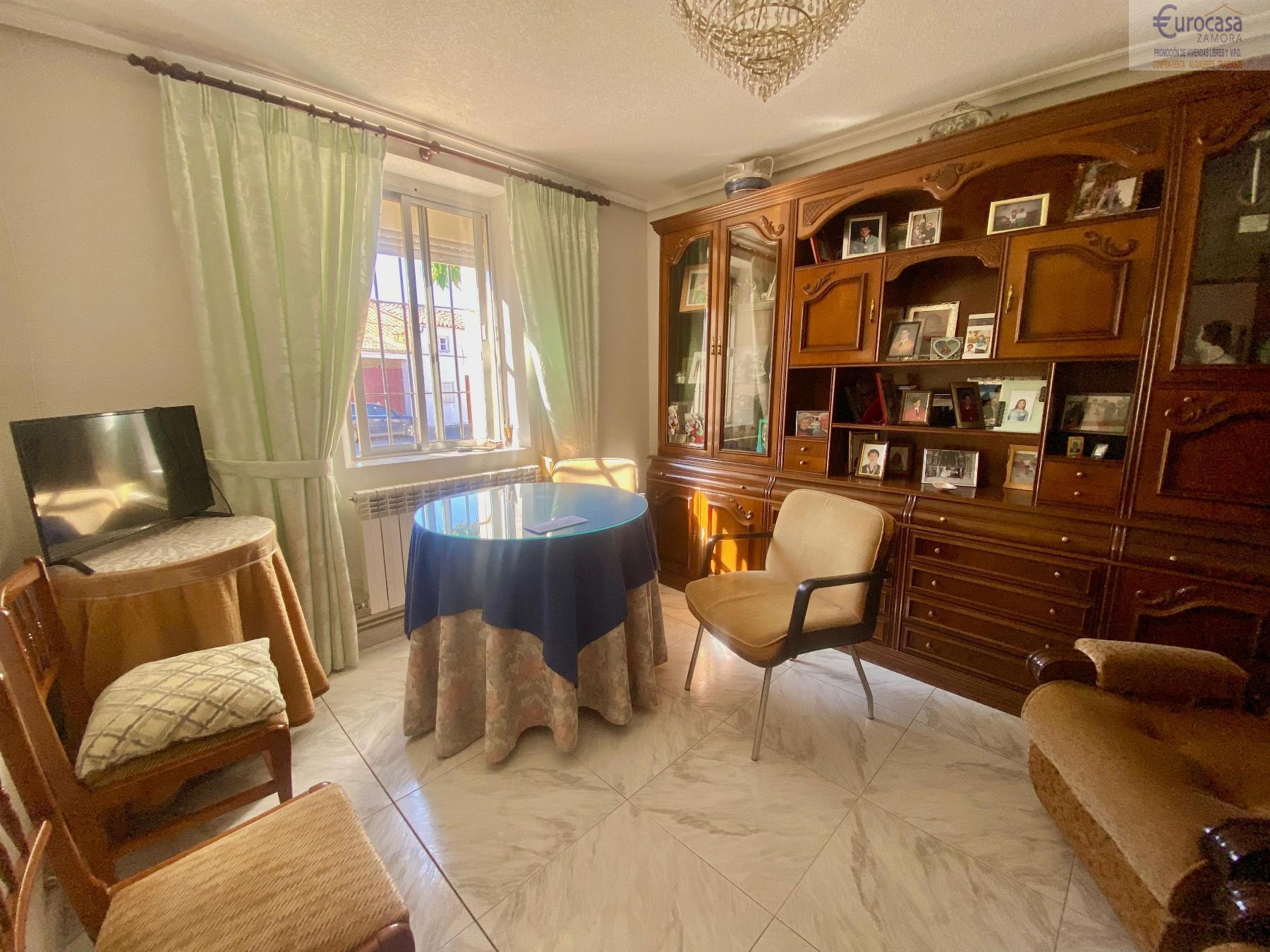 For sale of house in Coreses