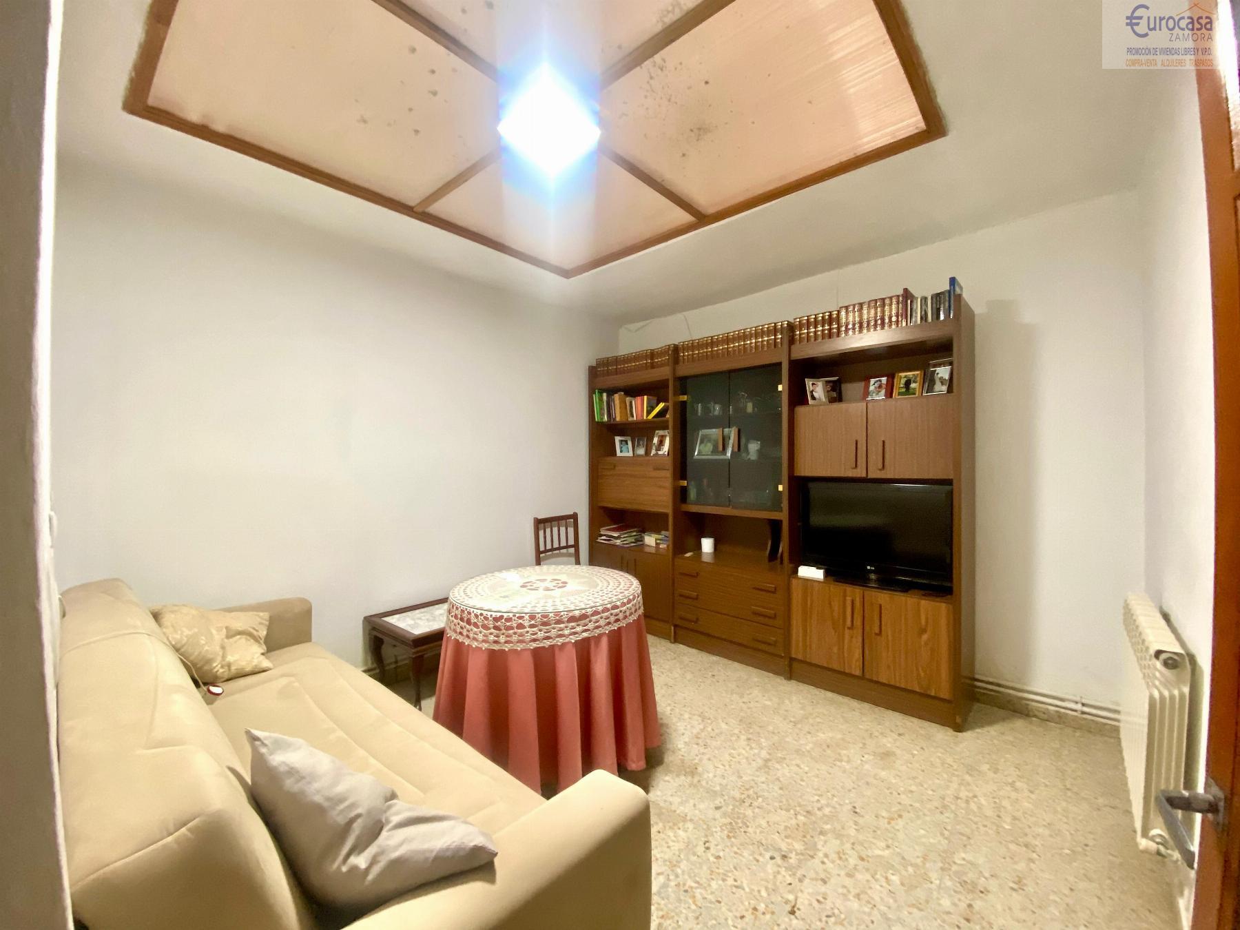 For sale of house in Coreses