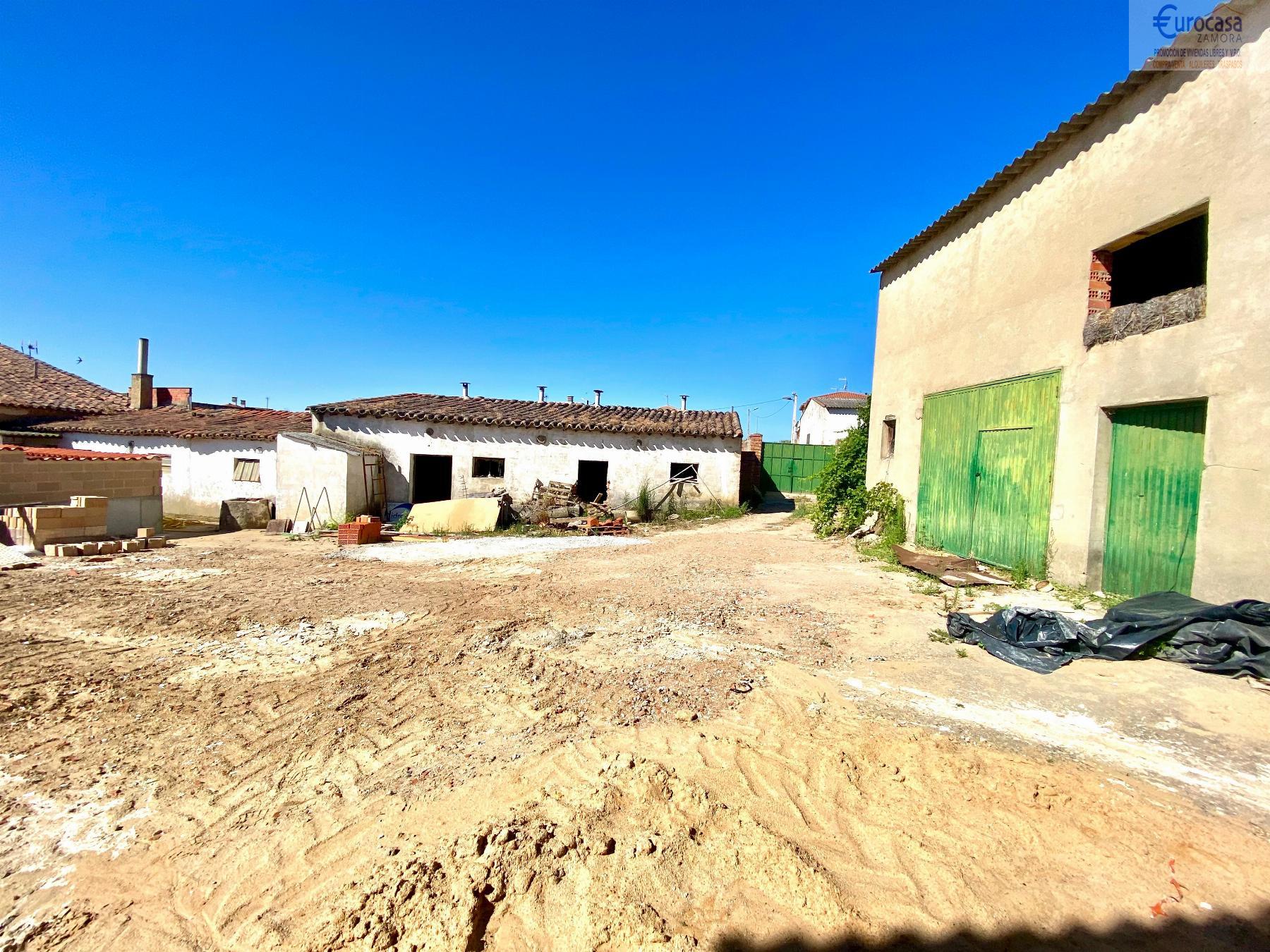 For sale of house in Coreses