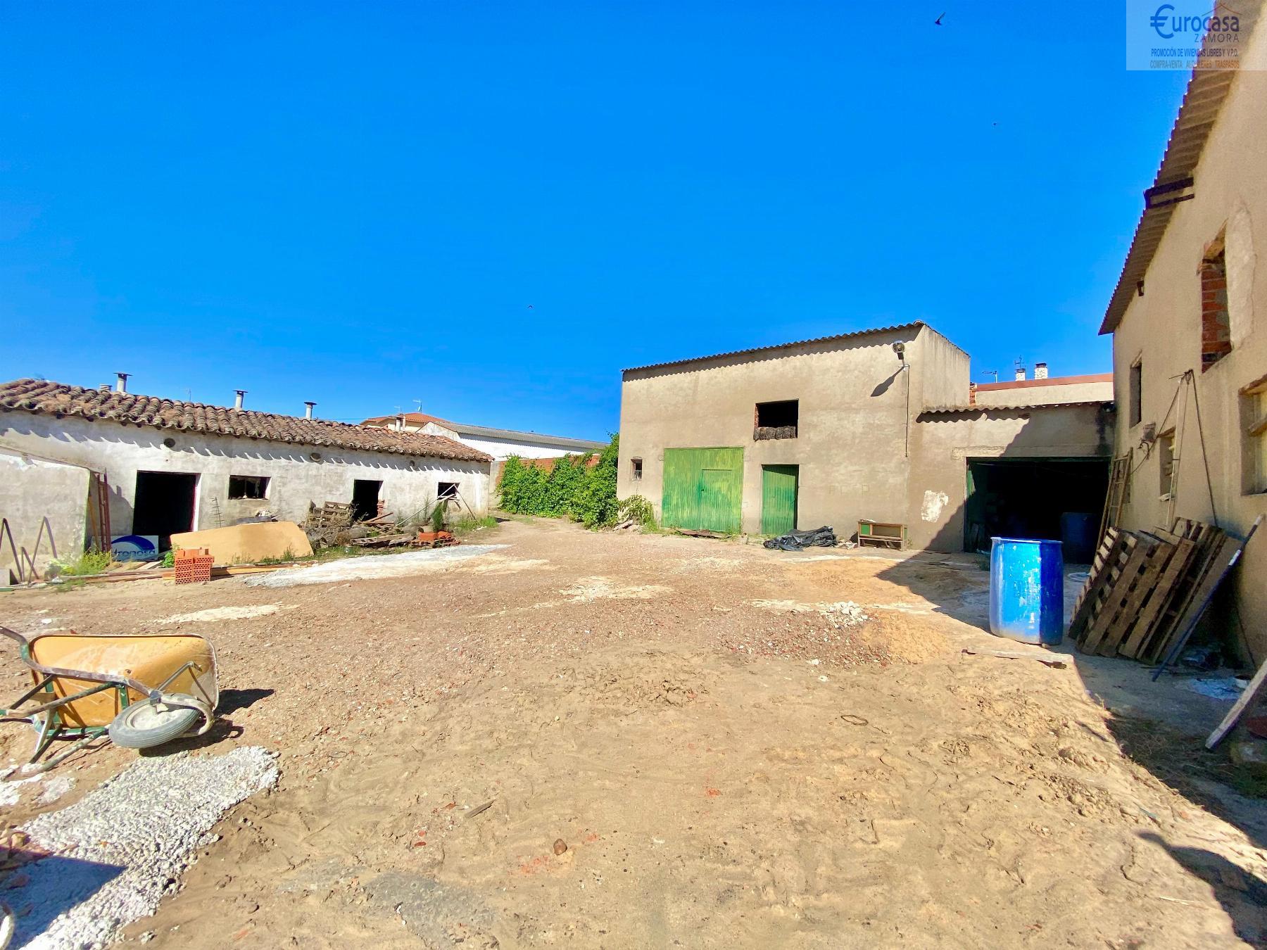 For sale of house in Coreses