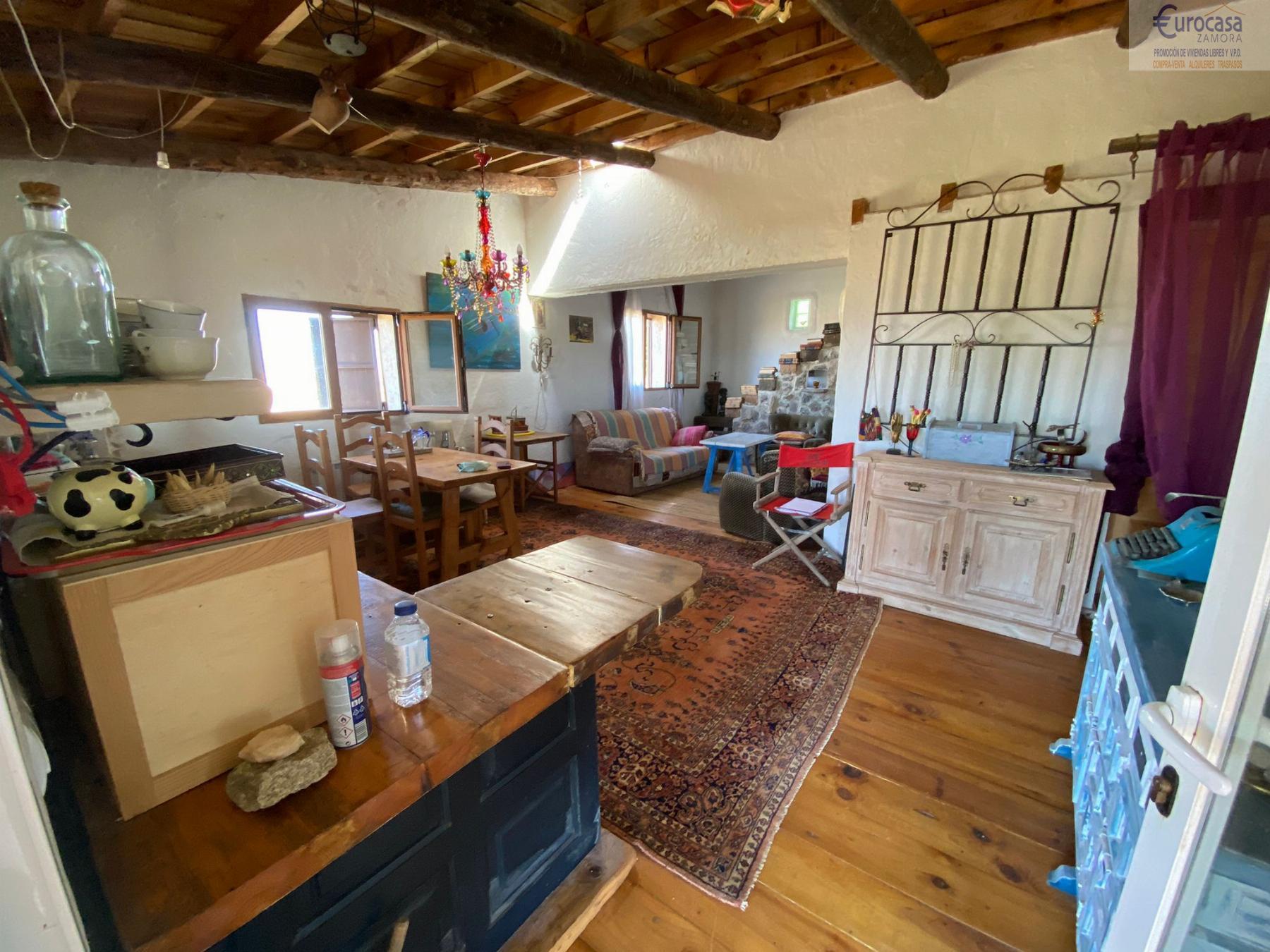 Venta de chalet en Coreses