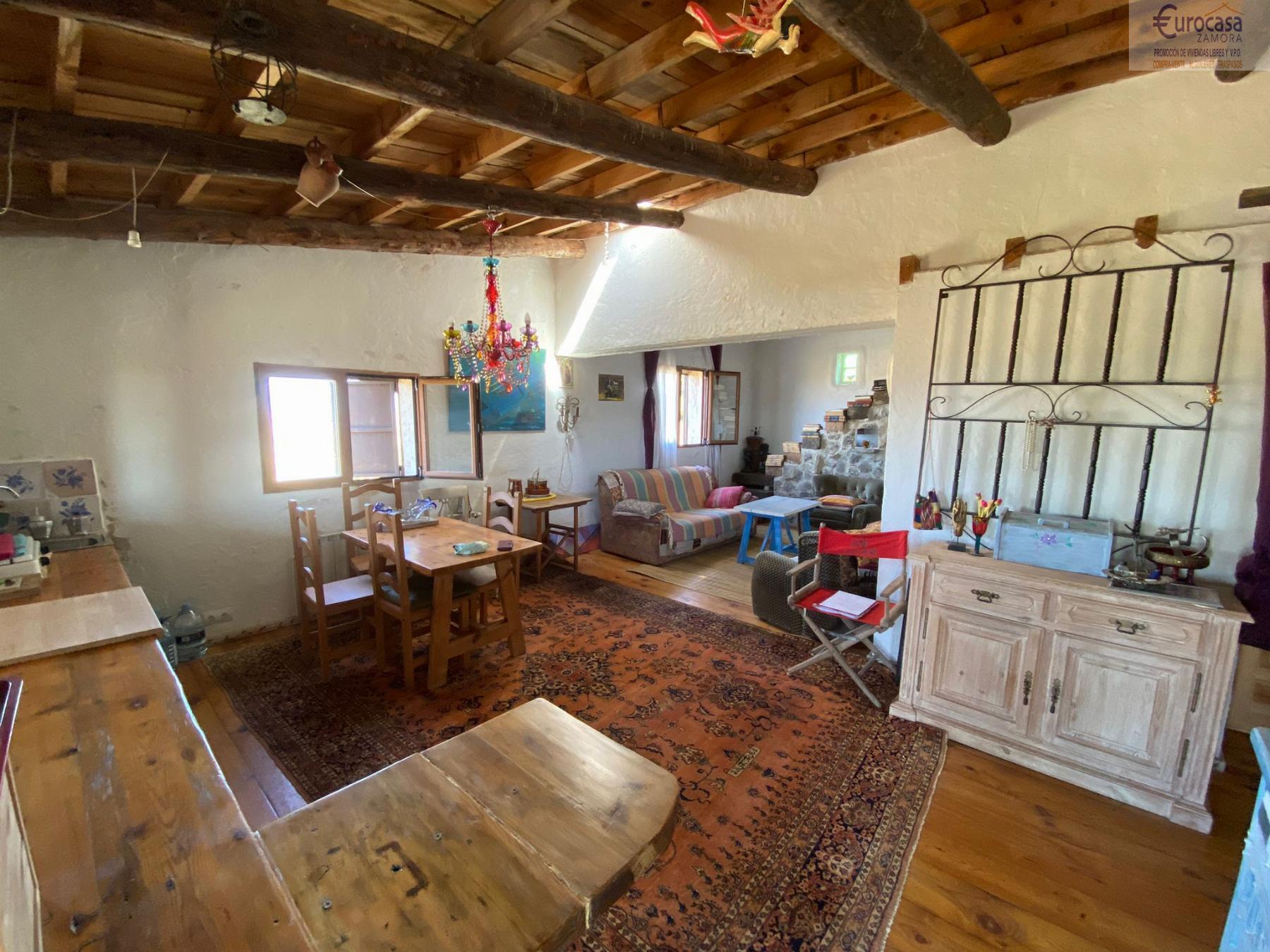 Venta de chalet en Coreses