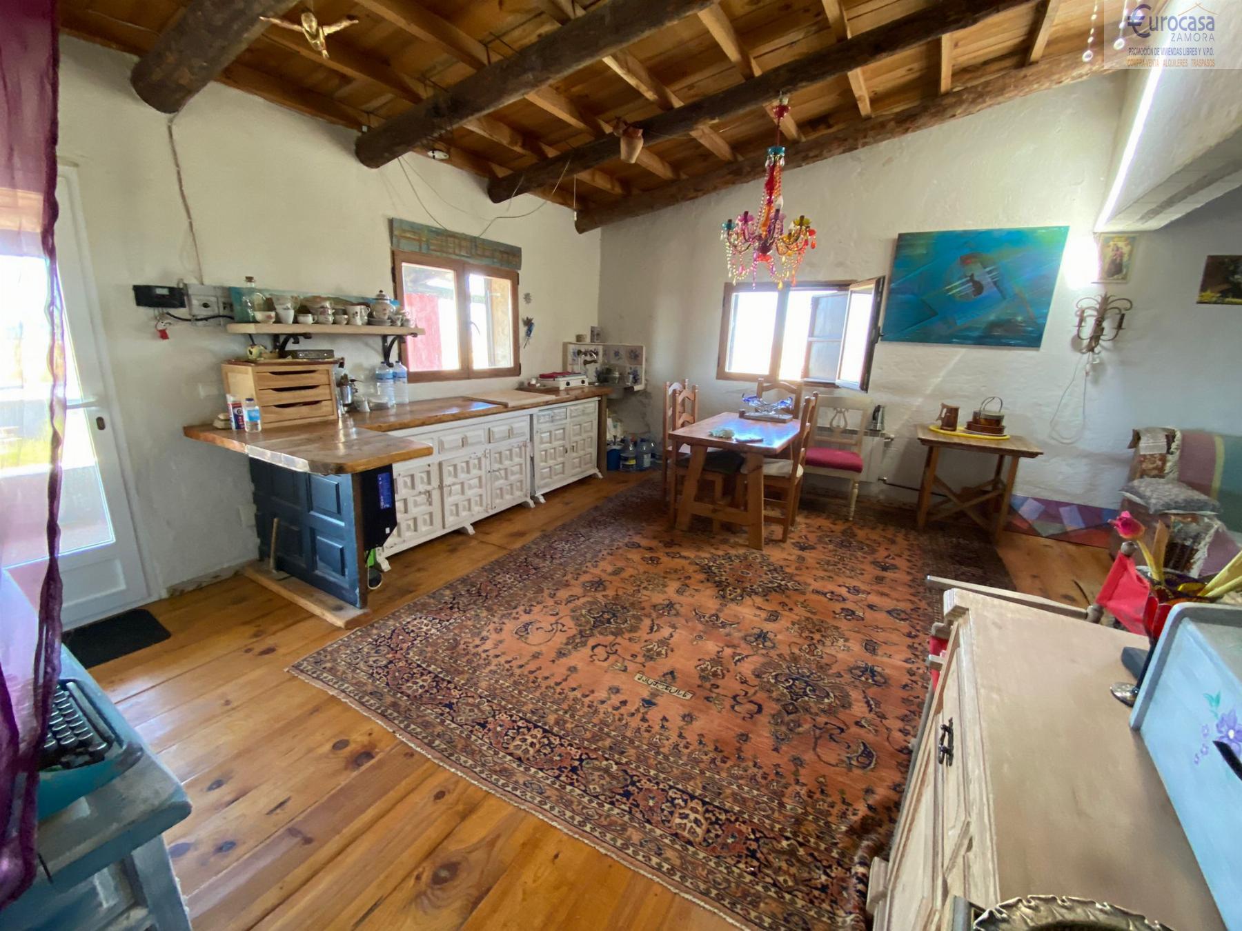 Venta de chalet en Coreses