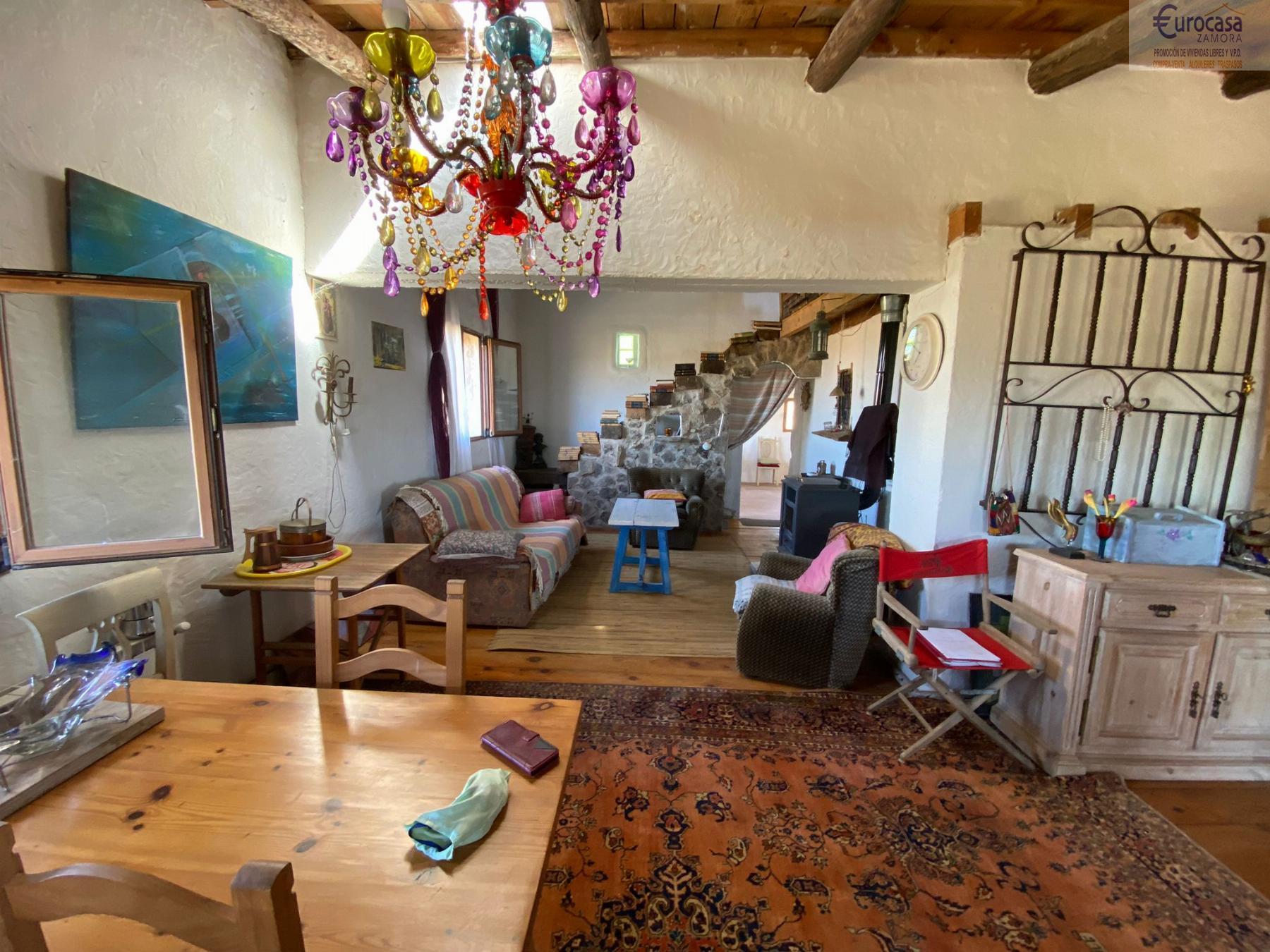 Venta de chalet en Coreses