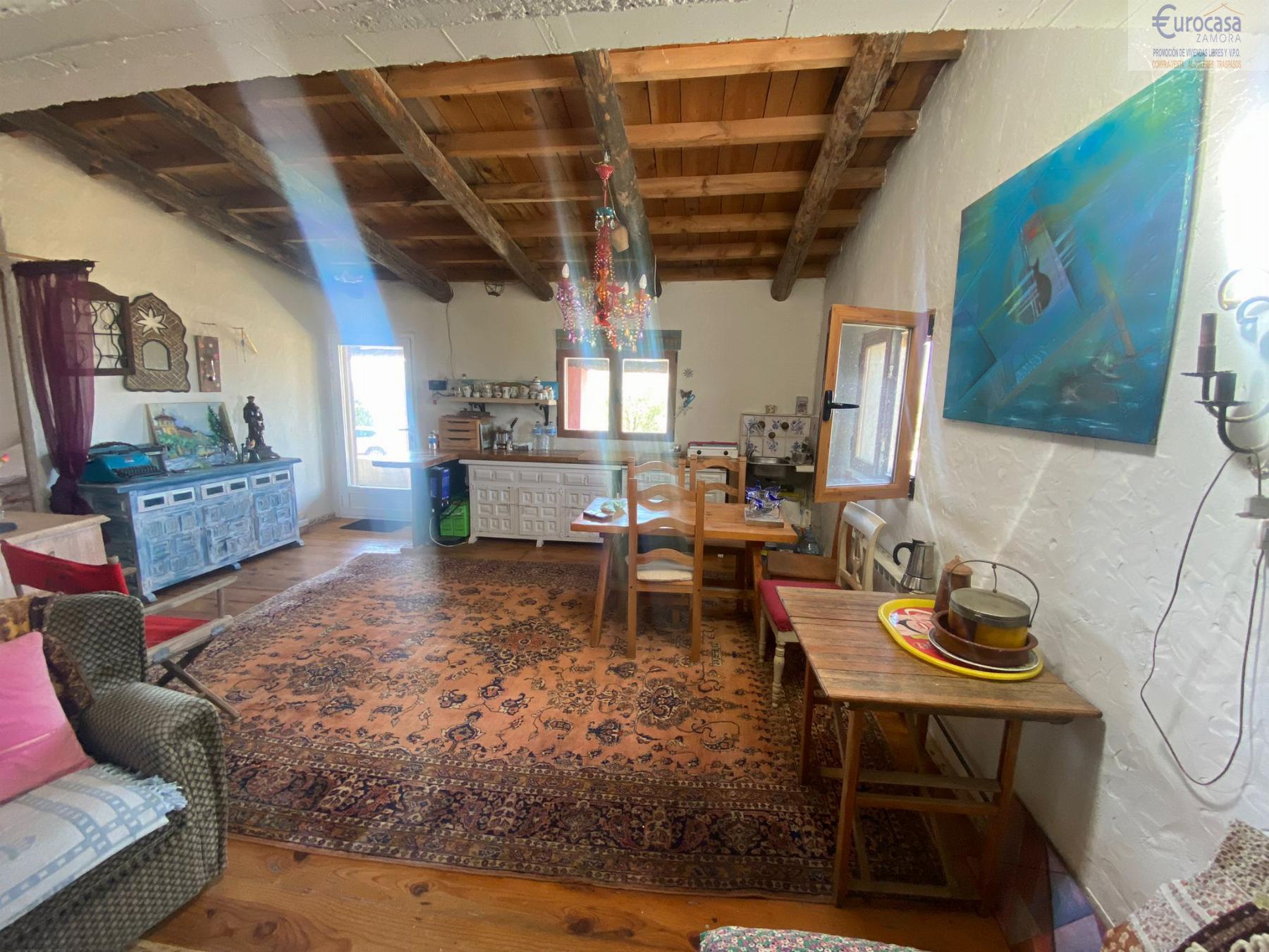 Venta de chalet en Coreses