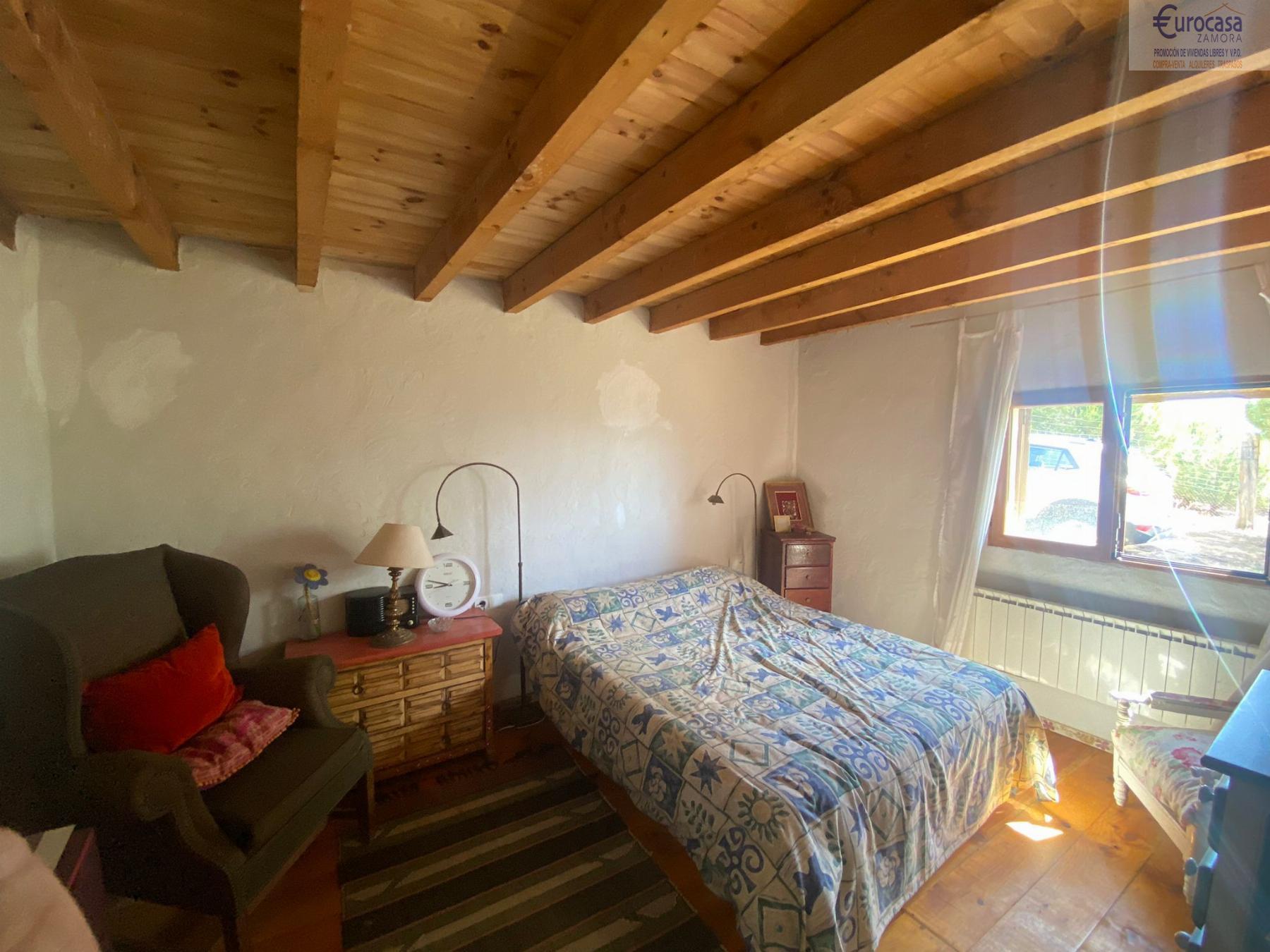 Venta de chalet en Coreses