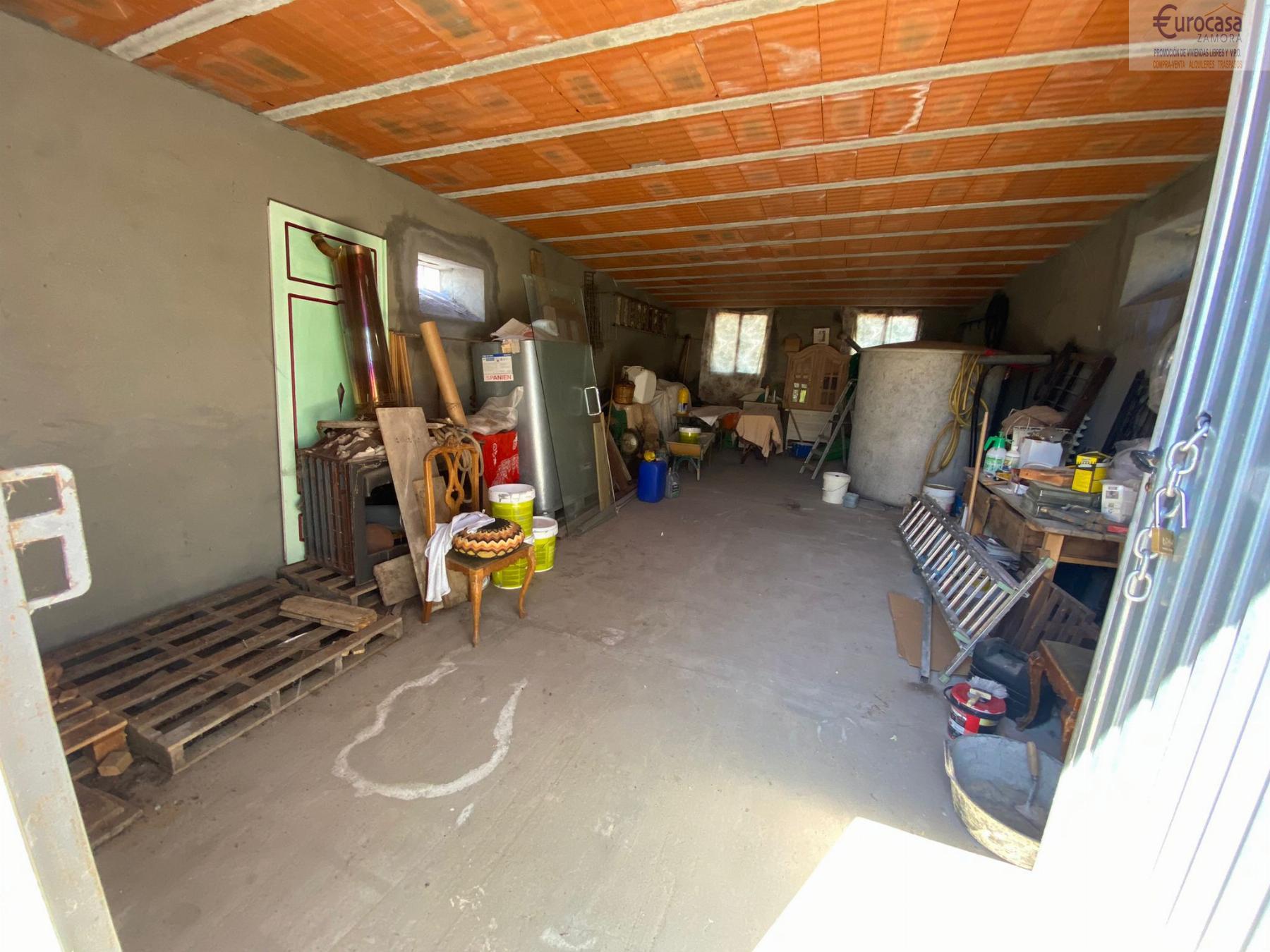 Venta de chalet en Coreses