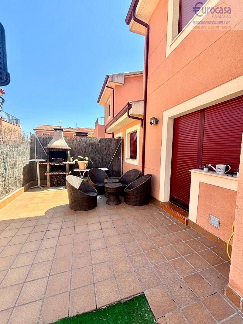 For sale of chalet in Moraleja del Vino