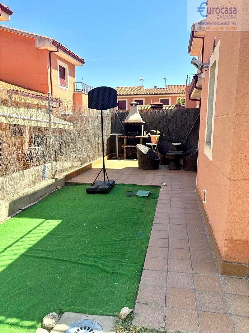 For sale of chalet in Moraleja del Vino