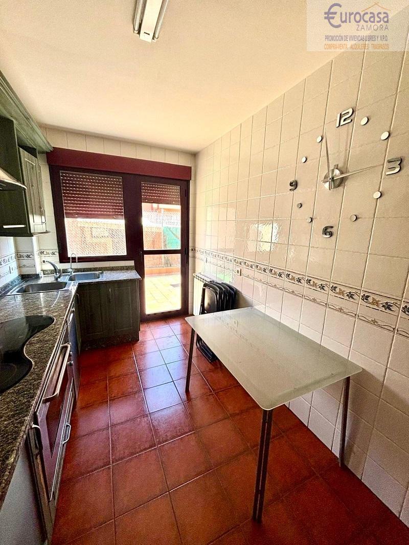 For sale of chalet in Moraleja del Vino