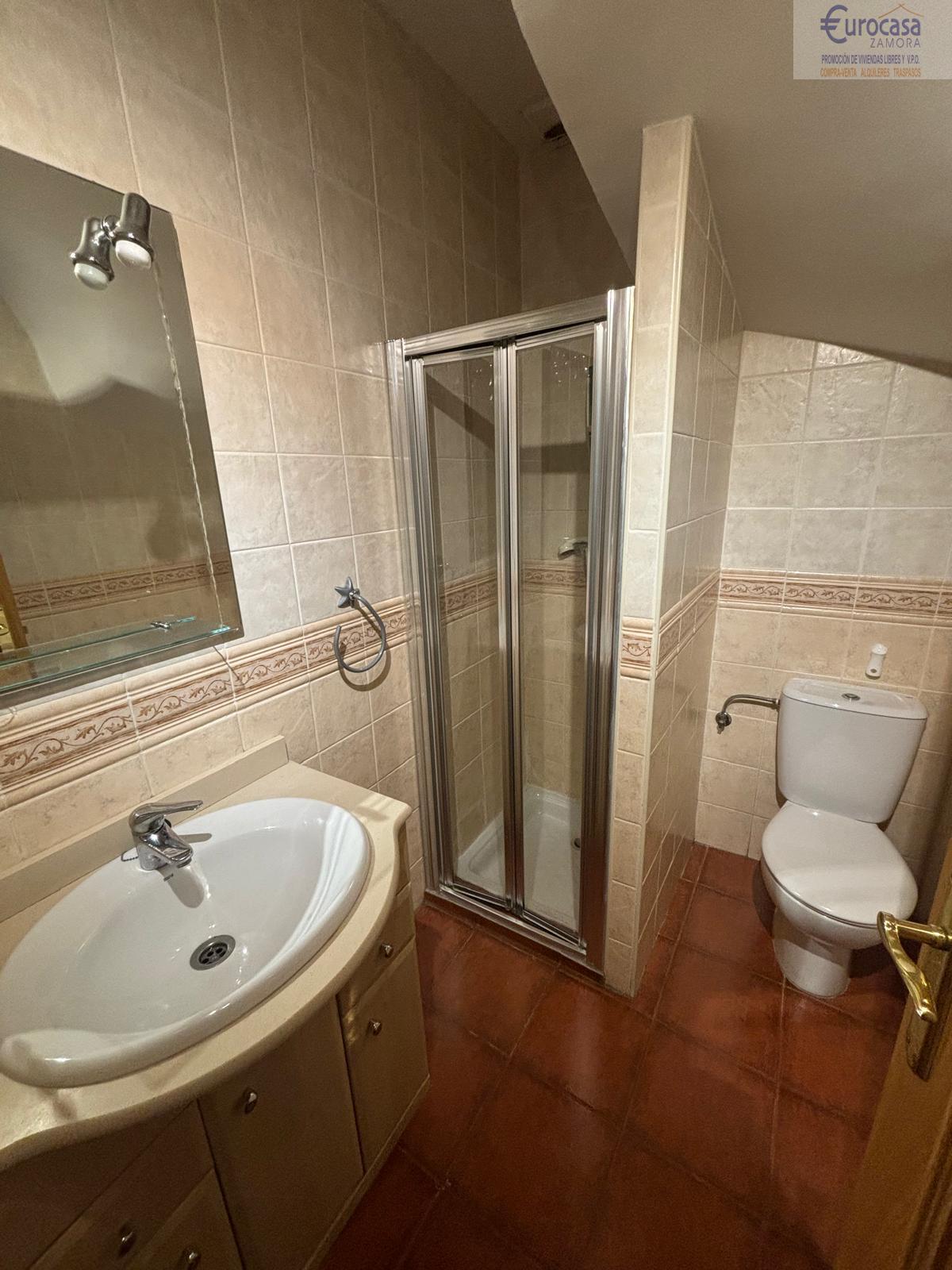 For sale of chalet in Moraleja del Vino