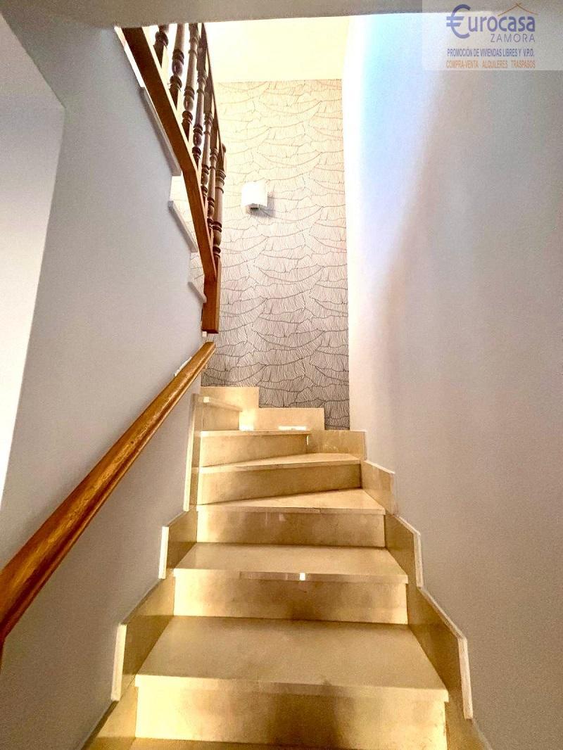 For sale of chalet in Moraleja del Vino