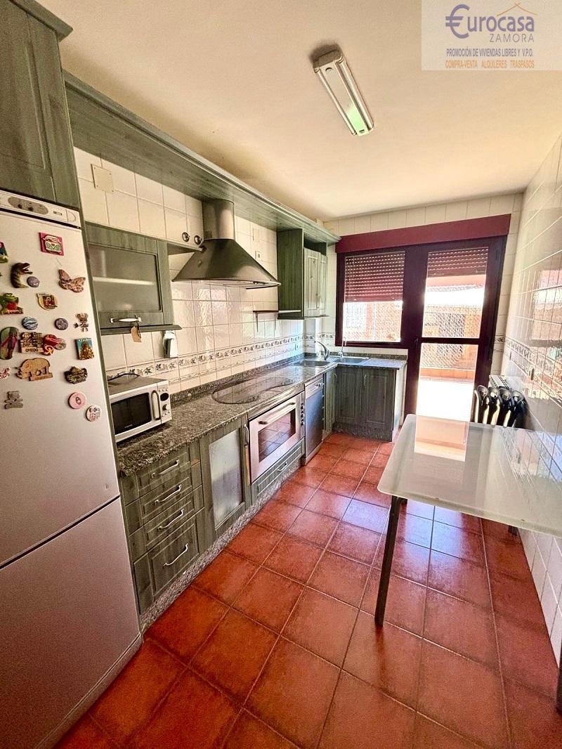 For sale of chalet in Moraleja del Vino