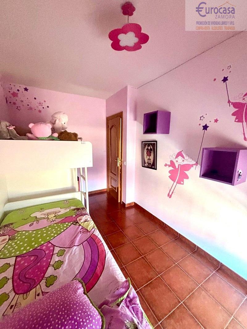 For sale of chalet in Moraleja del Vino