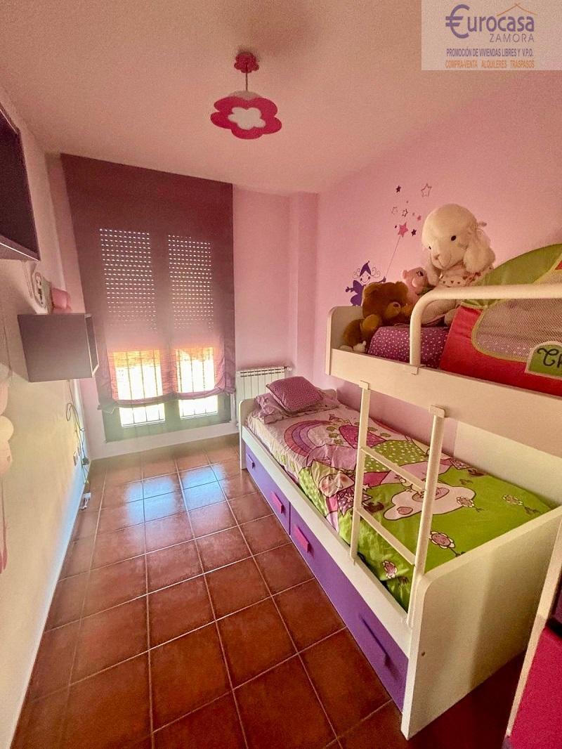 For sale of chalet in Moraleja del Vino