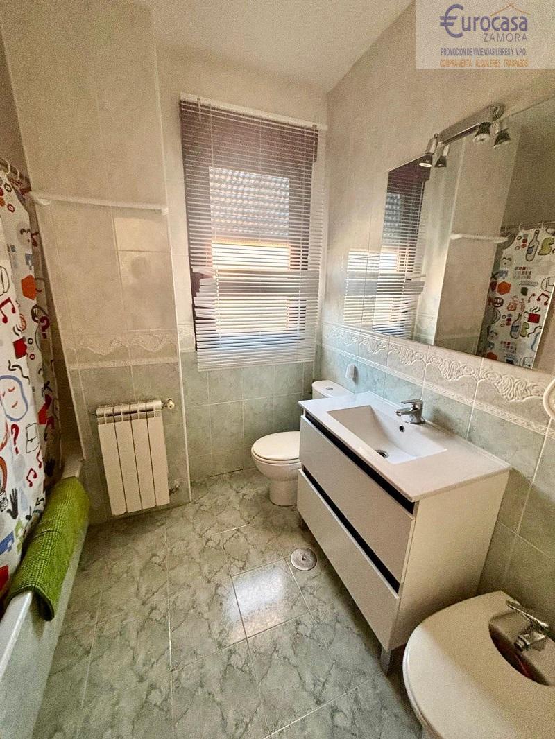 For sale of chalet in Moraleja del Vino