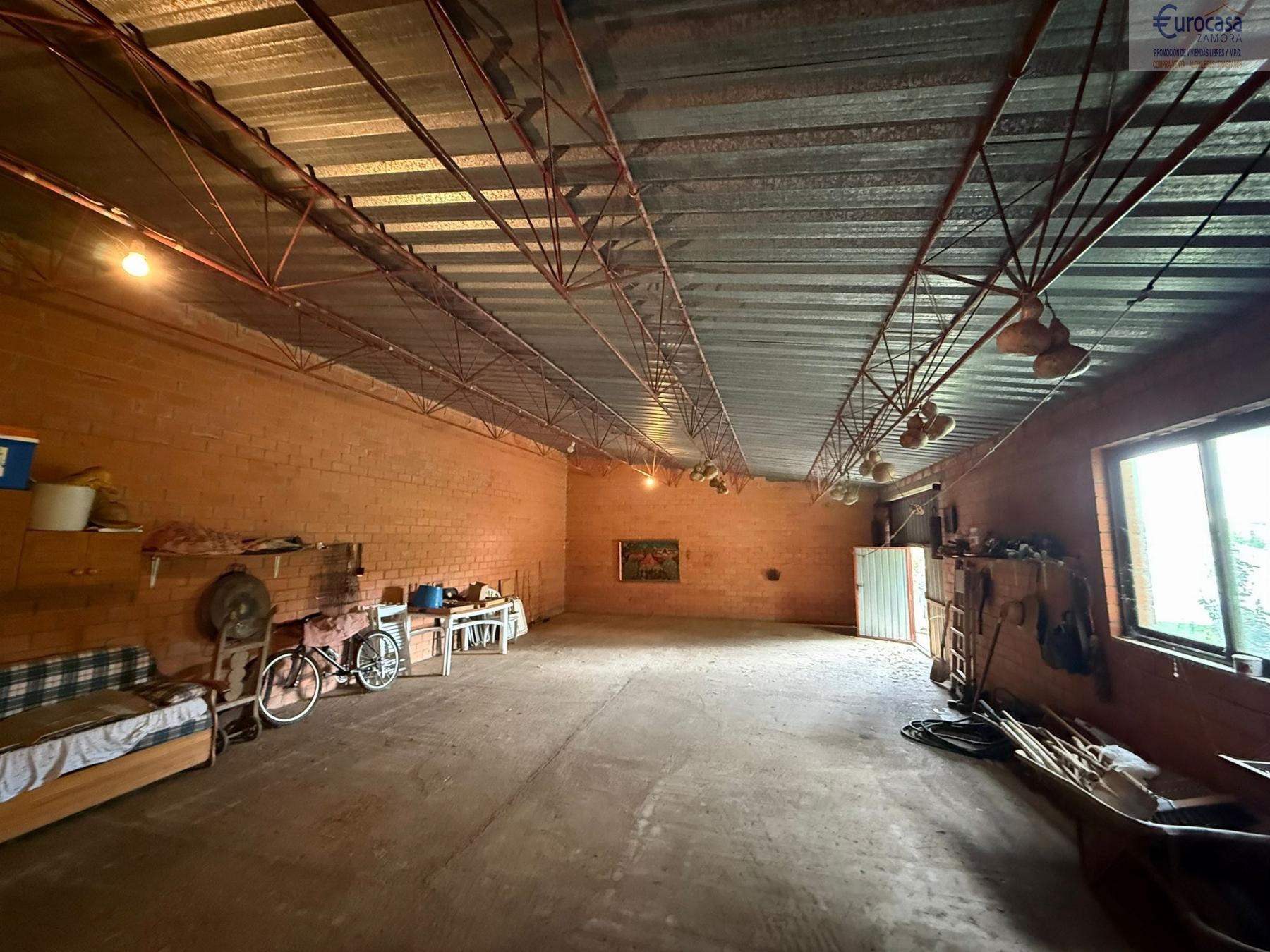 Venta de chalet en San Pedro de la Nave