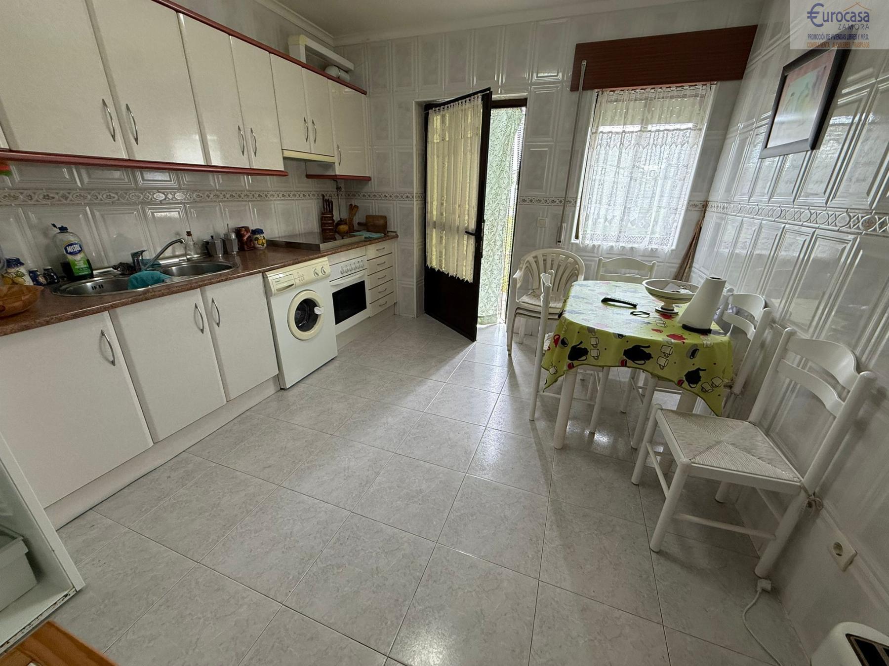 Venta de chalet en San Pedro de la Nave