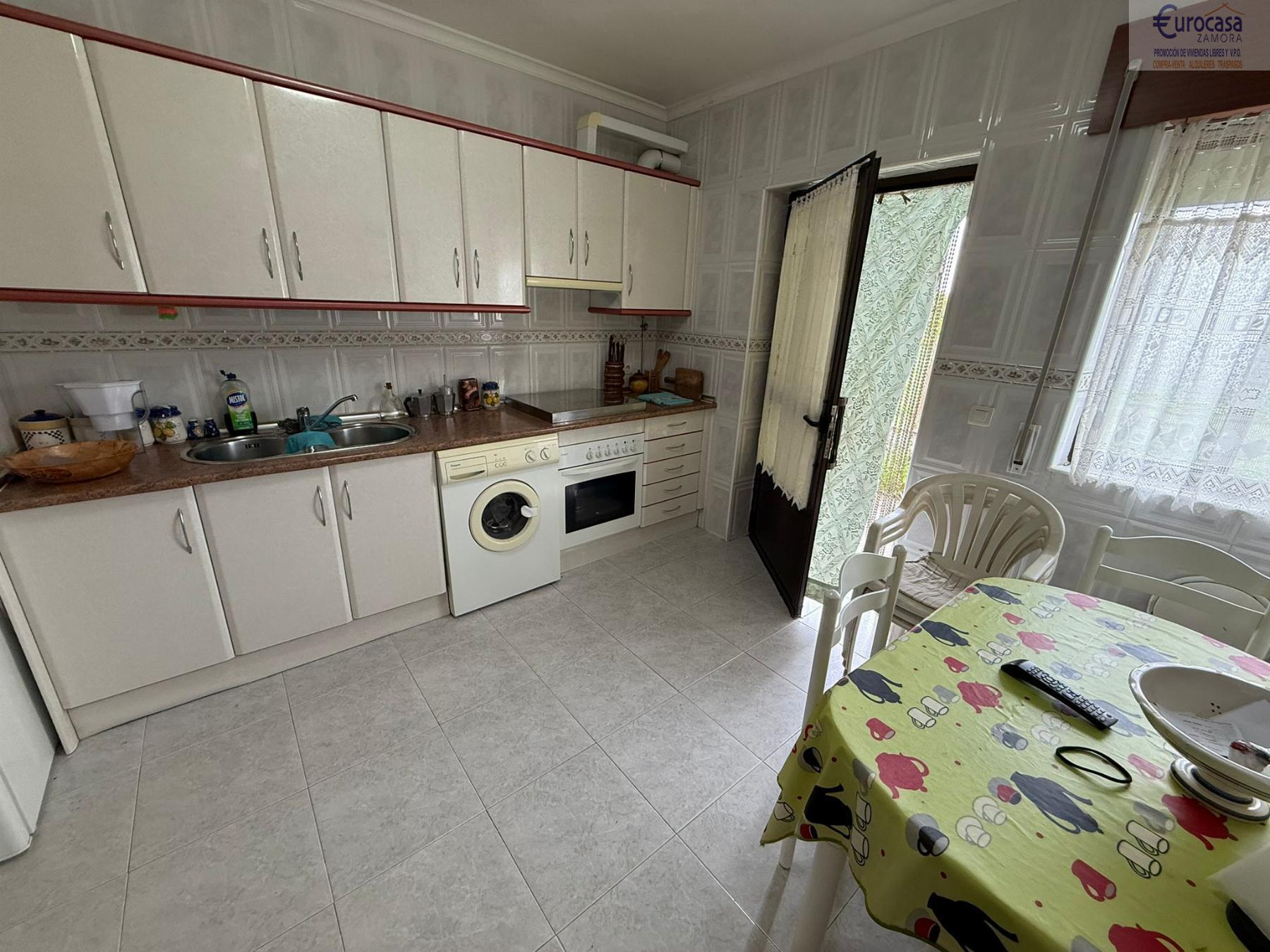 Venta de chalet en San Pedro de la Nave