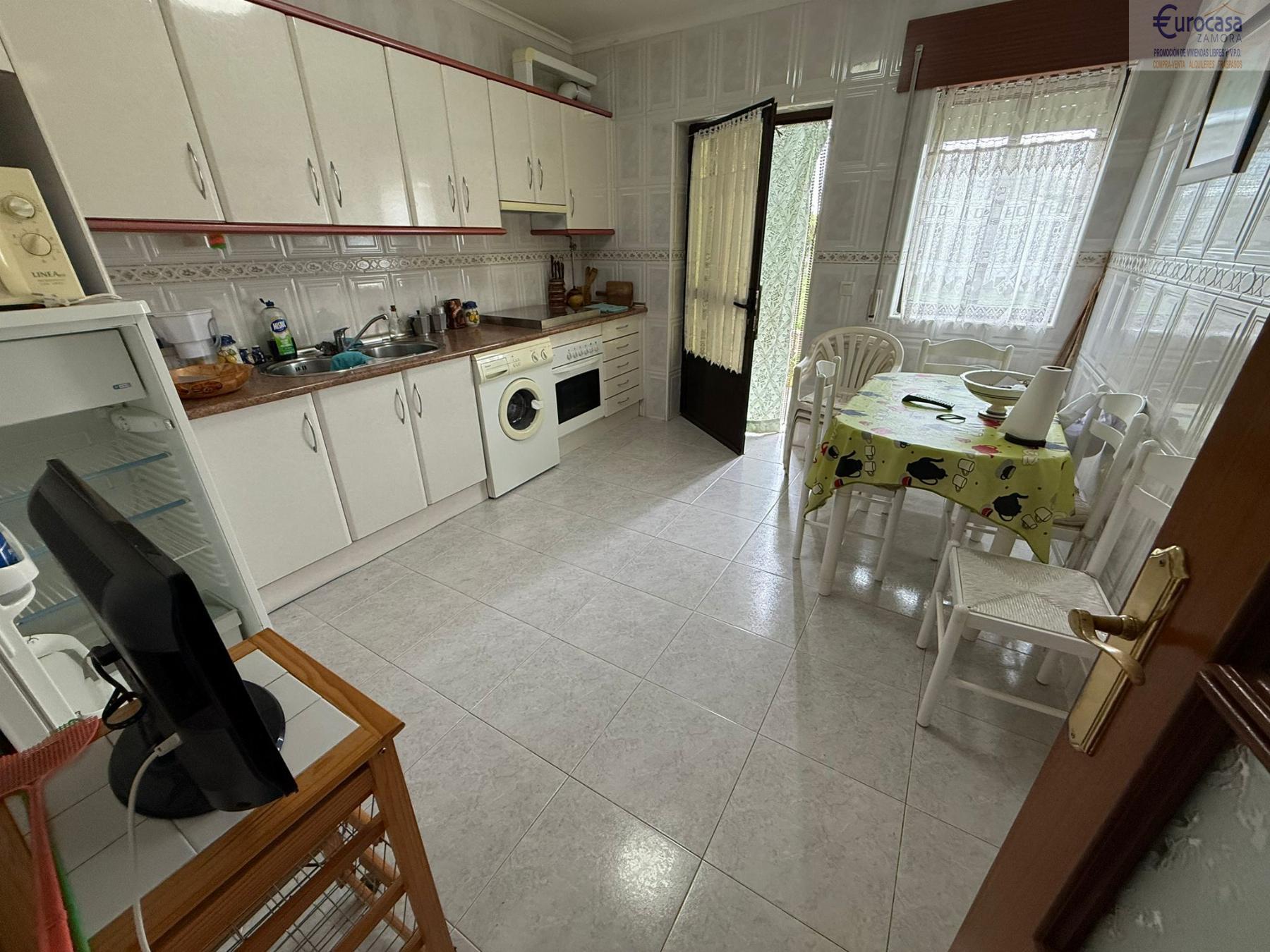 Venta de chalet en San Pedro de la Nave