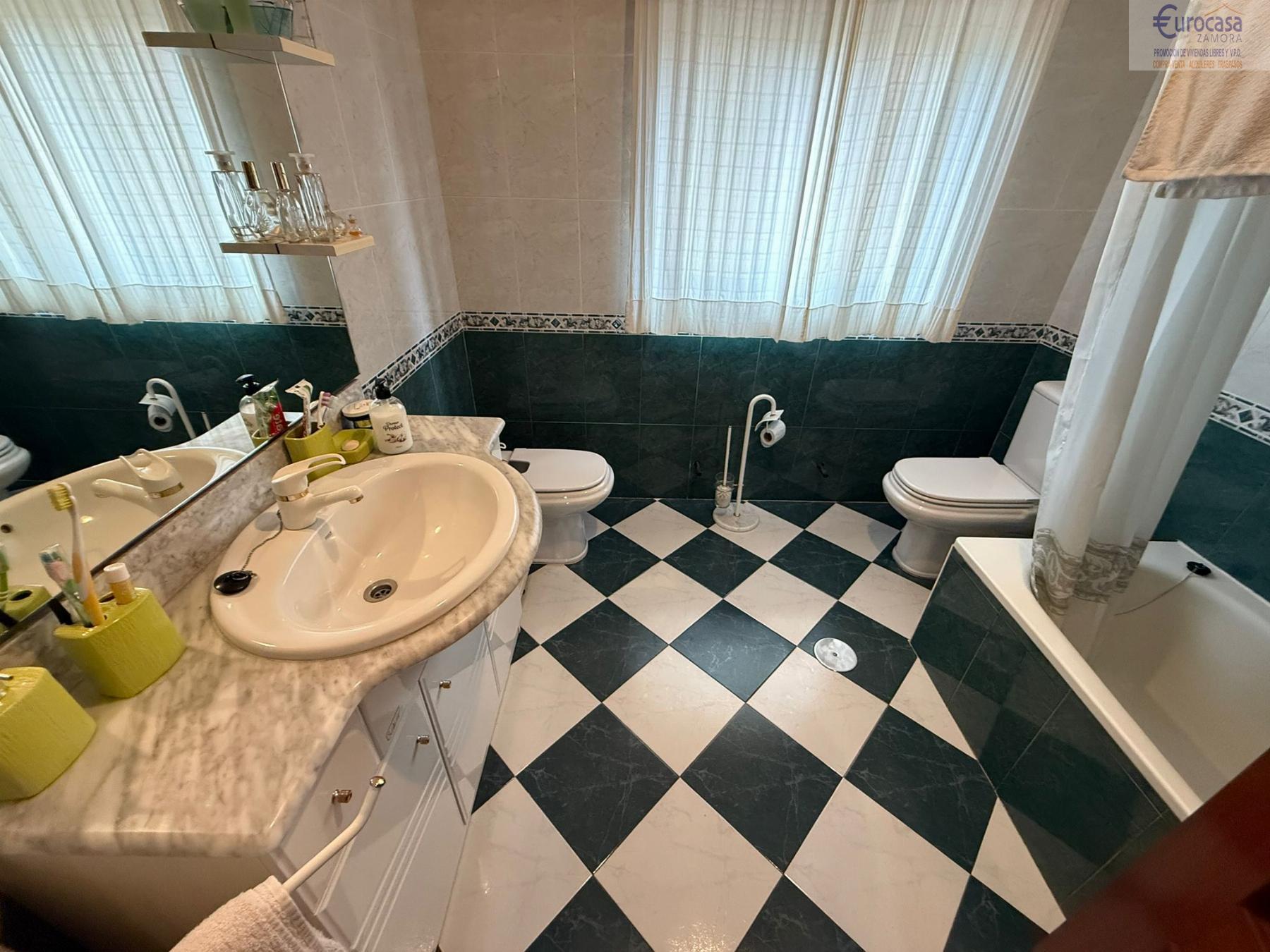 Venta de chalet en San Pedro de la Nave