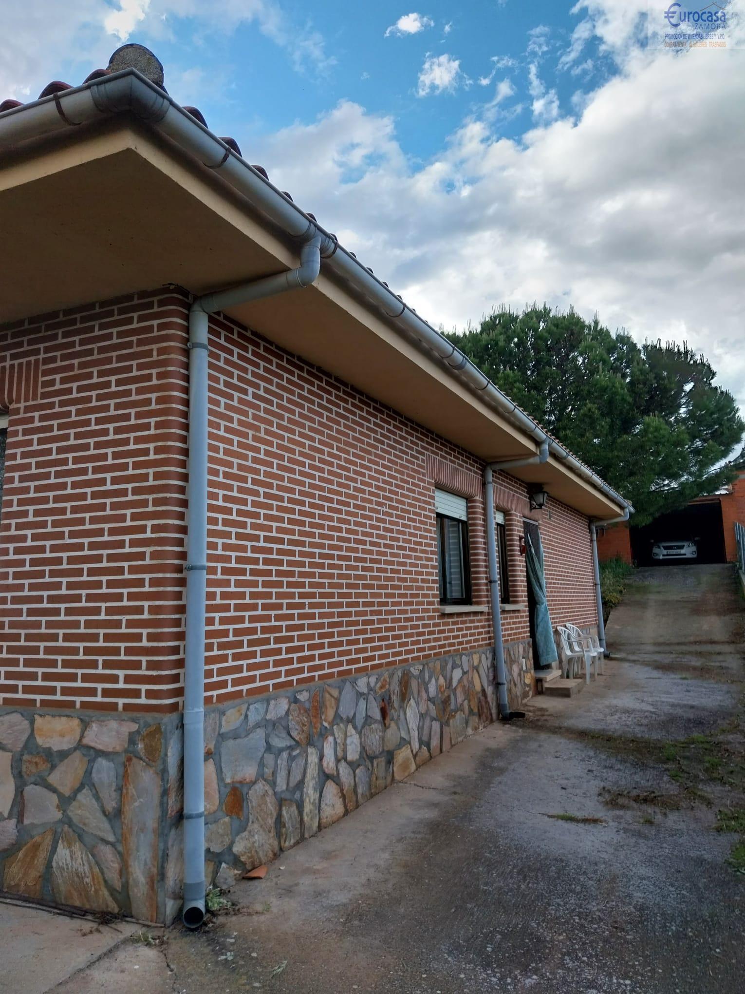 Venta de chalet en San Pedro de la Nave