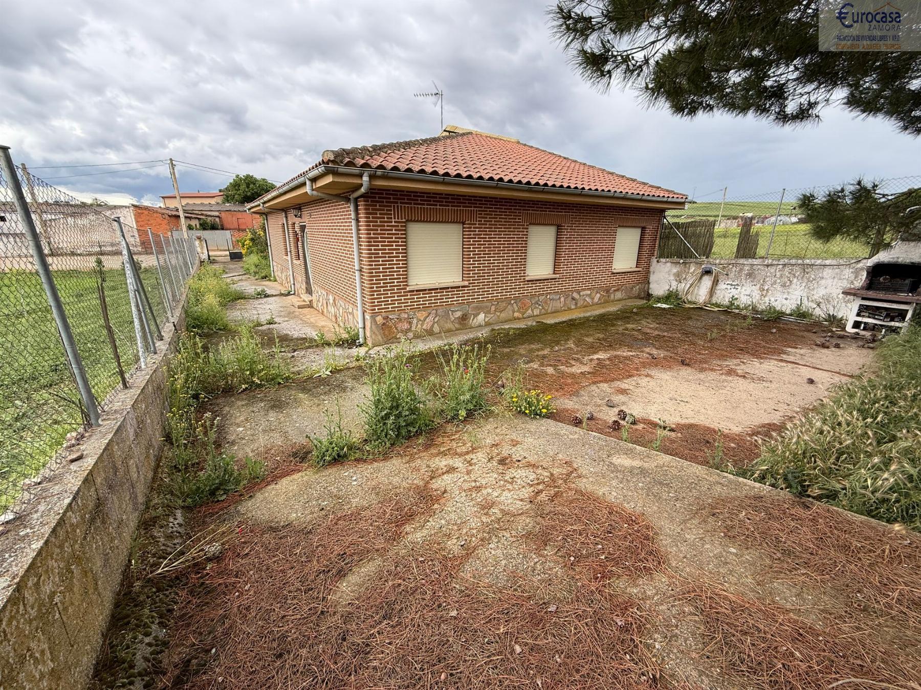 Venta de chalet en San Pedro de la Nave