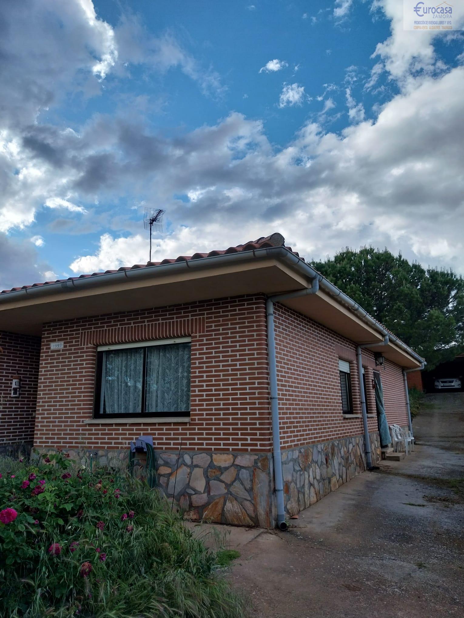 Venta de chalet en San Pedro de la Nave