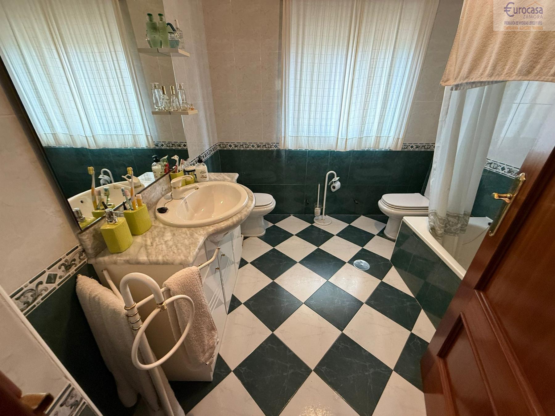 Venta de chalet en San Pedro de la Nave