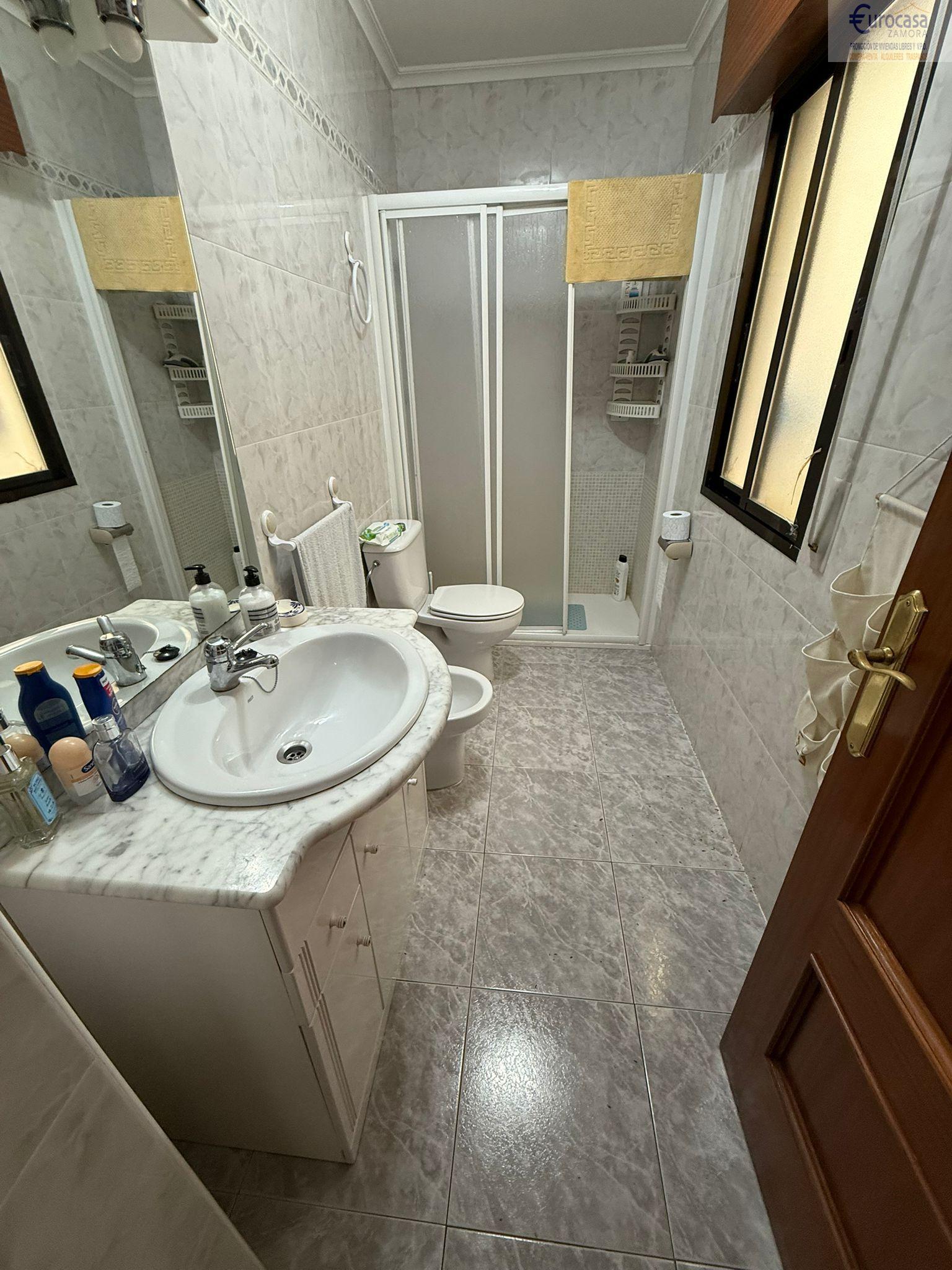 Venta de chalet en San Pedro de la Nave