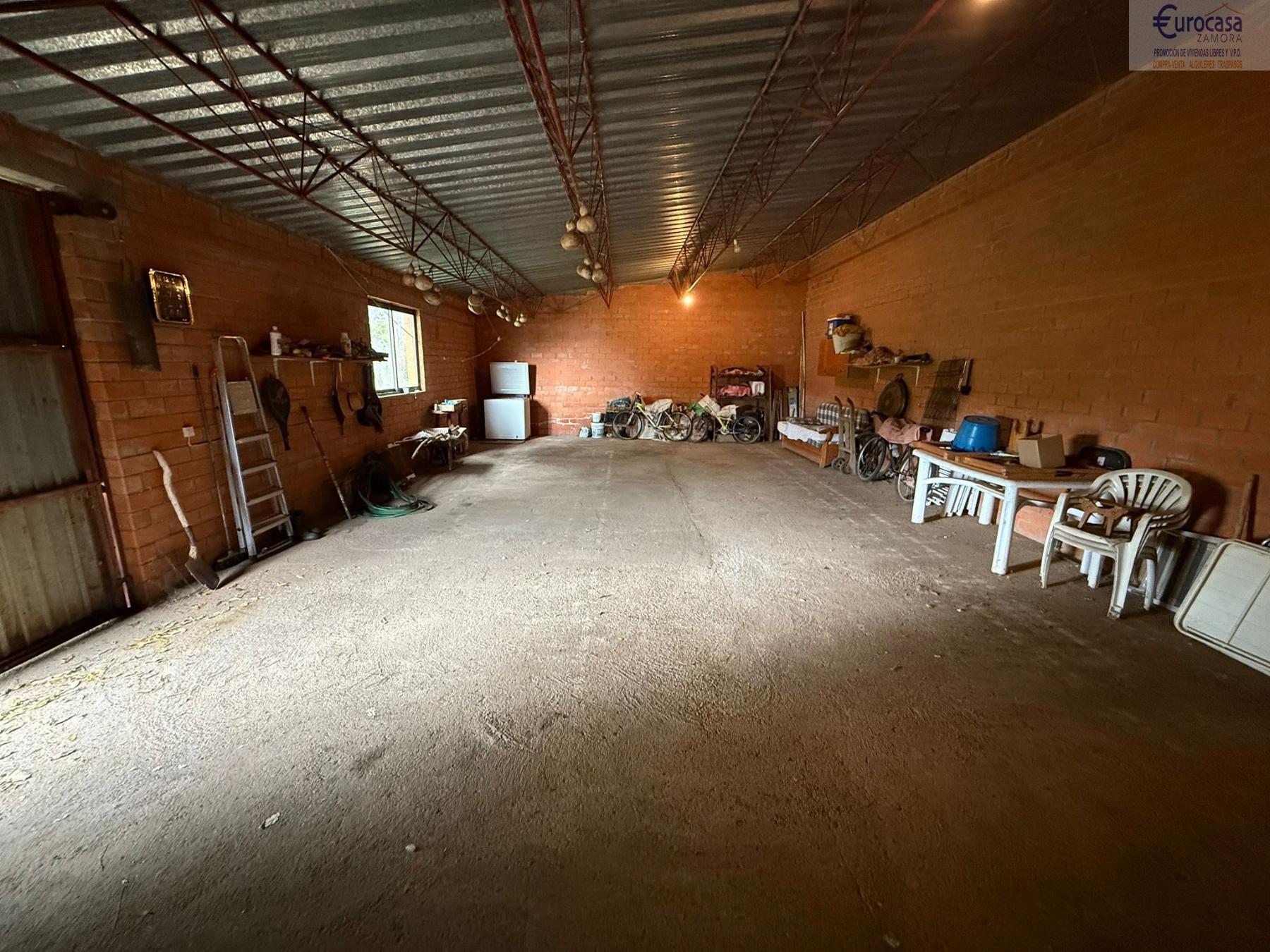 Venta de chalet en San Pedro de la Nave
