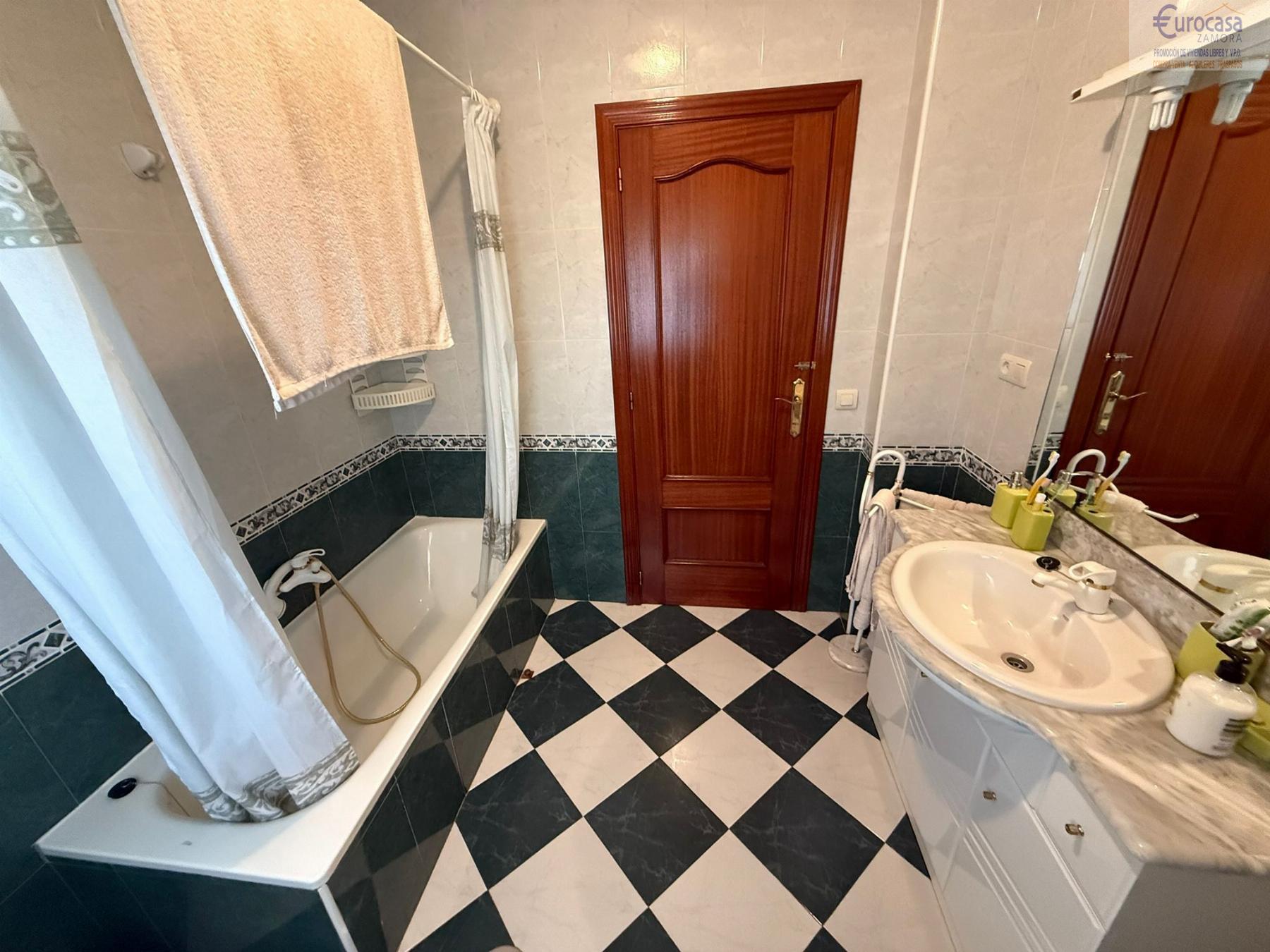 Venta de chalet en San Pedro de la Nave