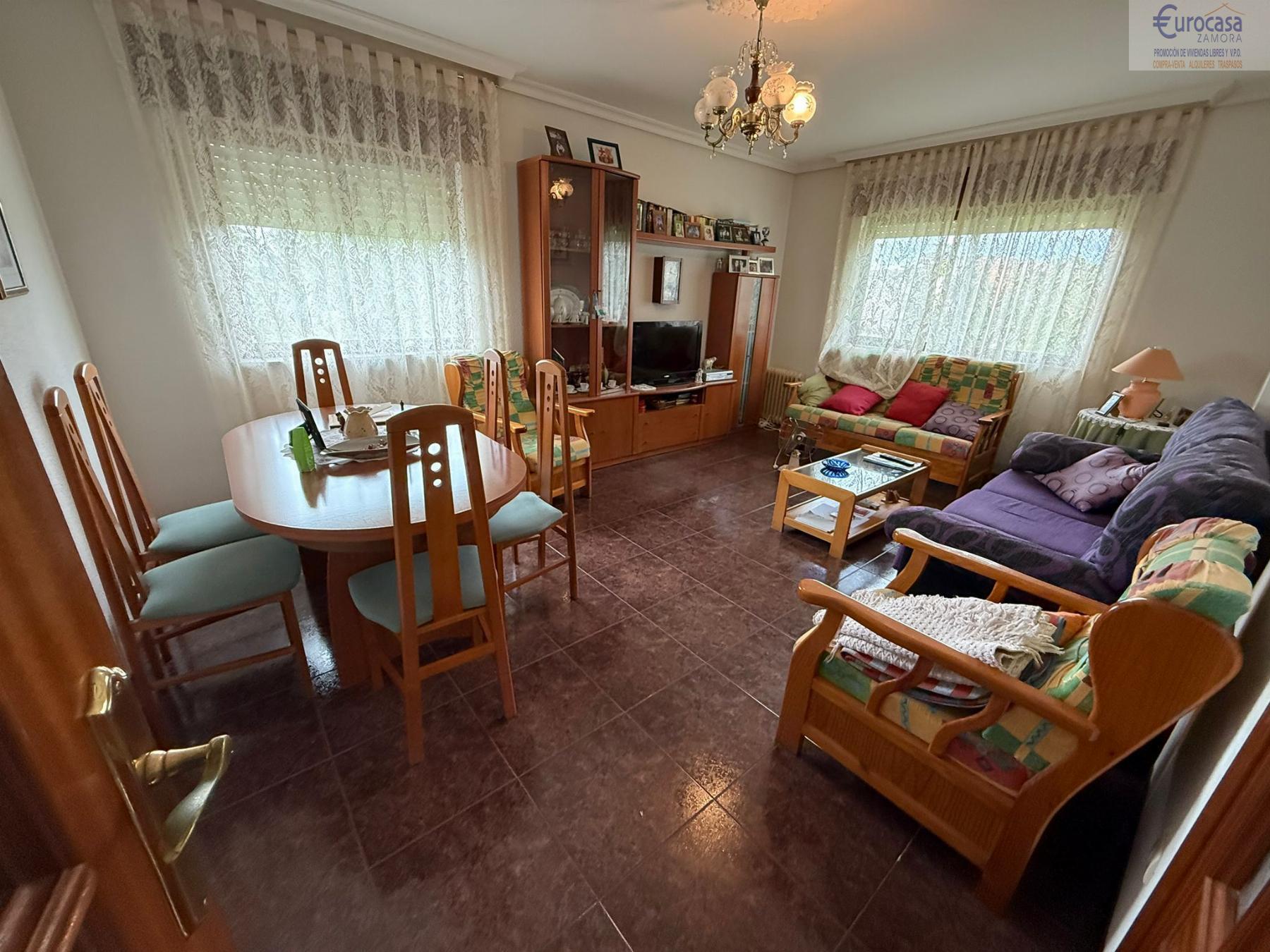 Venta de chalet en San Pedro de la Nave