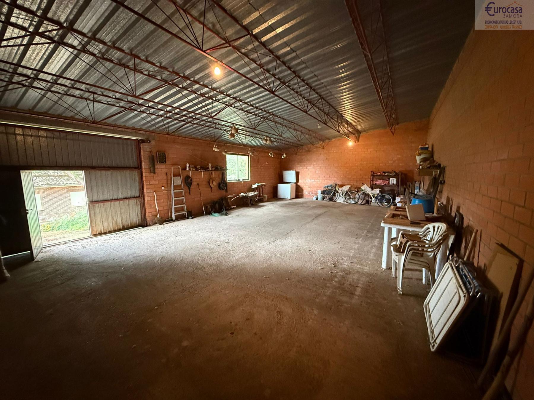 Venta de chalet en San Pedro de la Nave