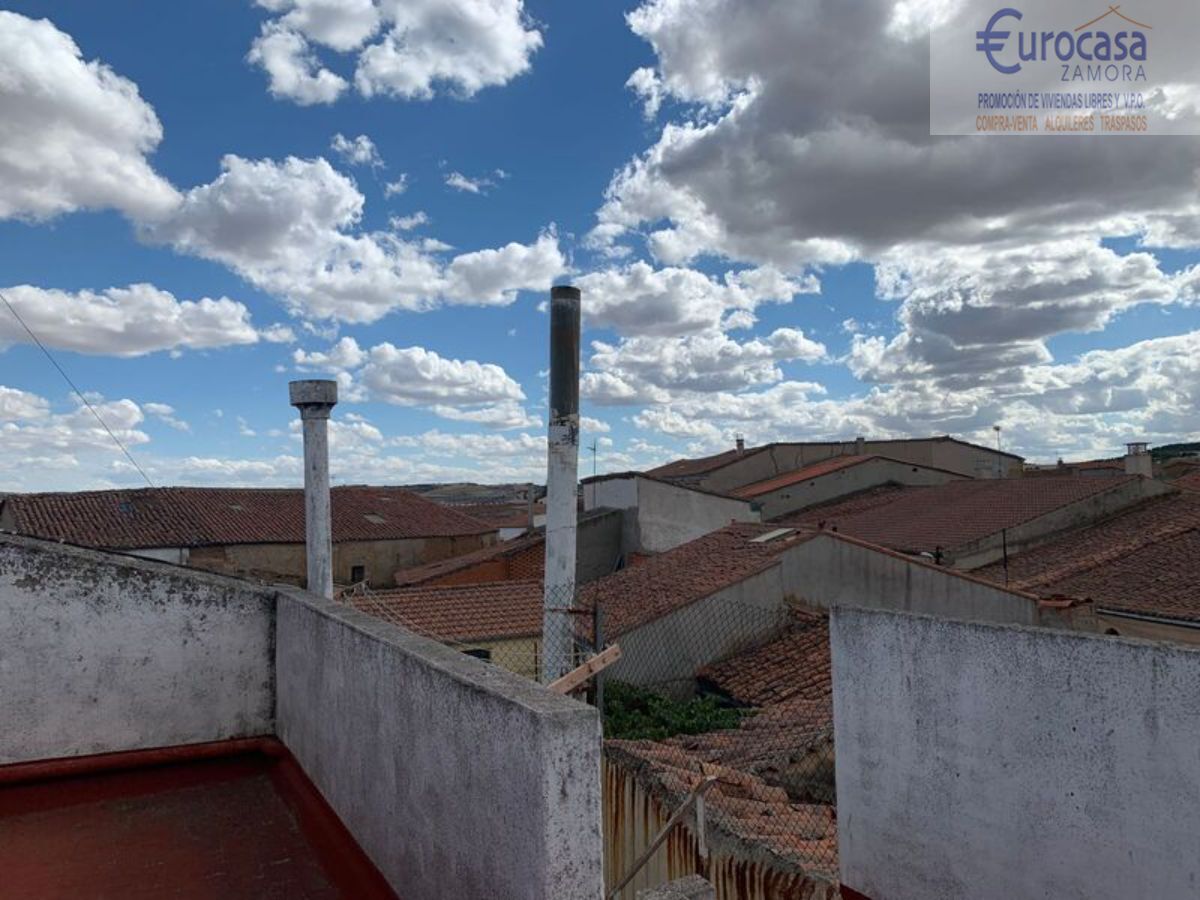 Venta de casa en Corrales