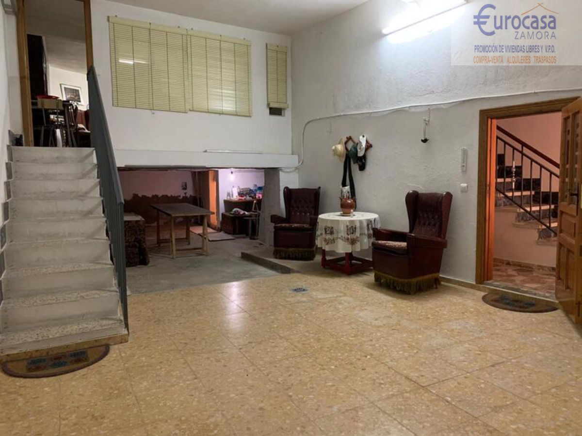 Venta de casa en Corrales