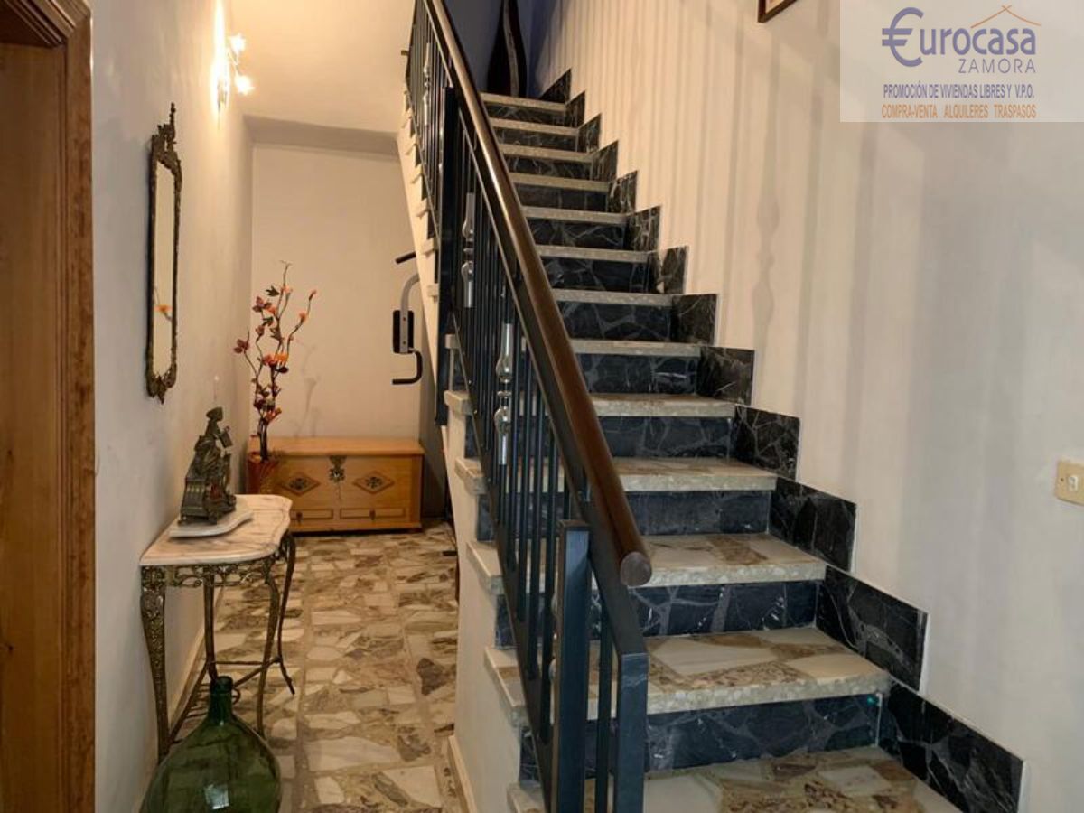 Venta de casa en Corrales