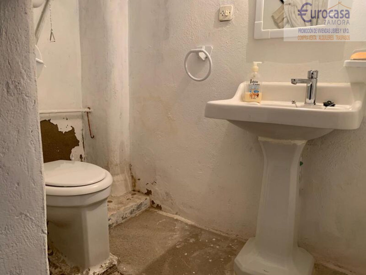 Venta de casa en Corrales
