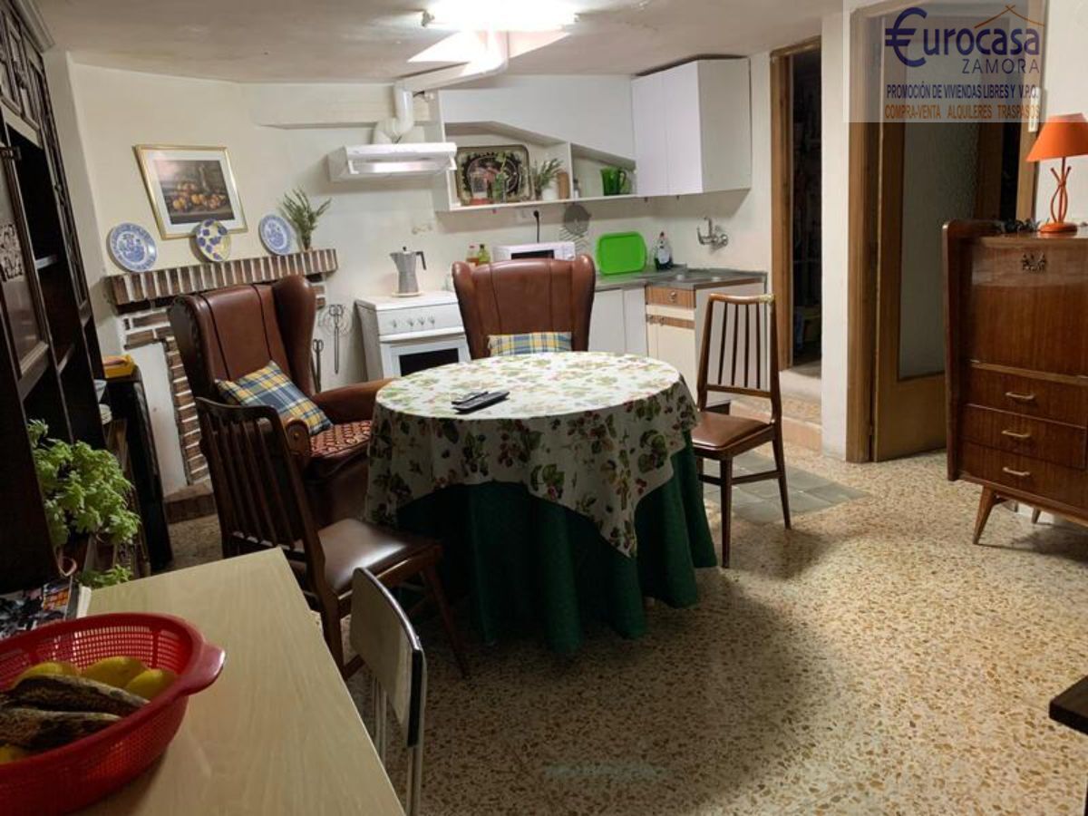 Venta de casa en Corrales
