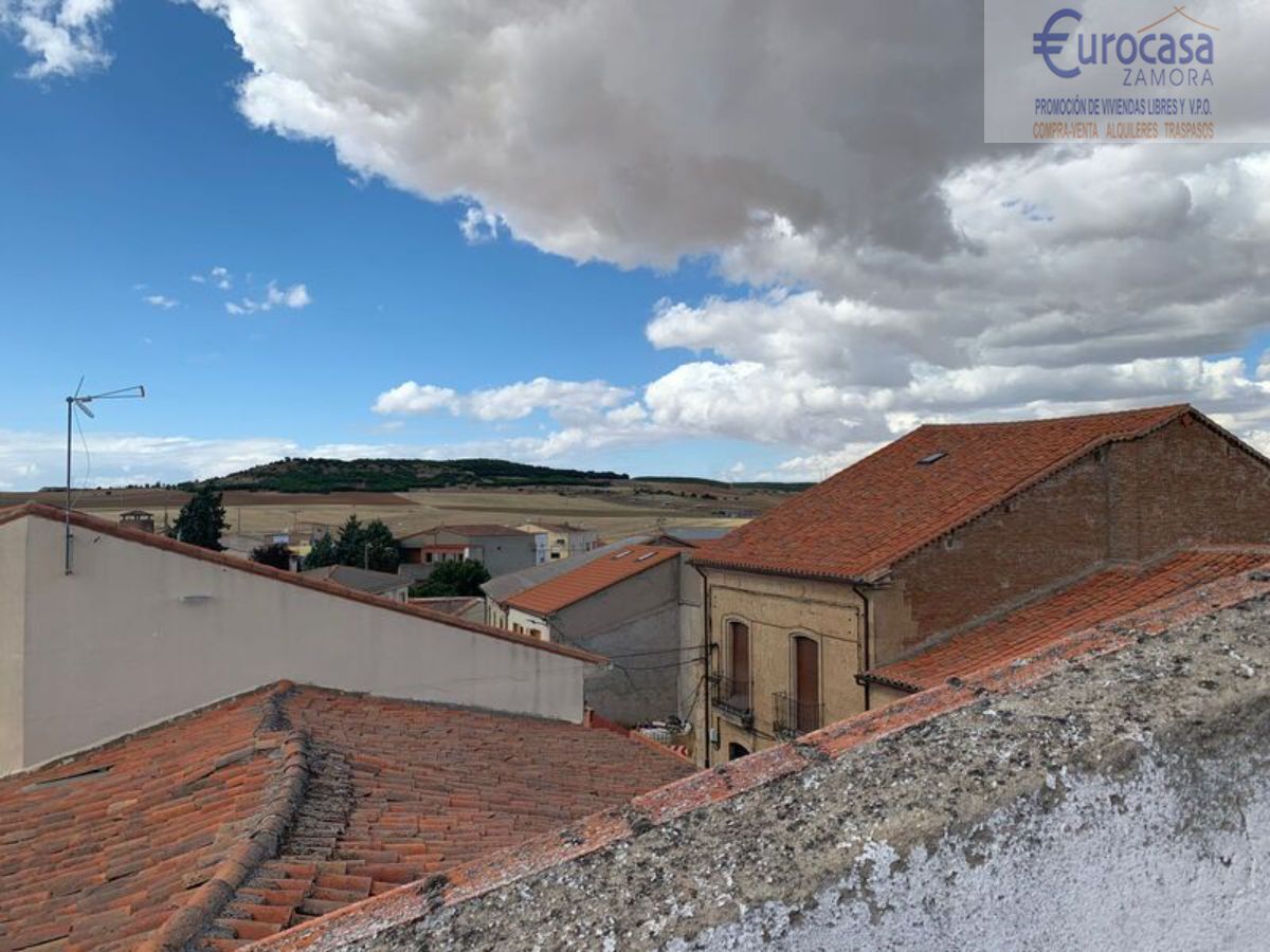 Venta de casa en Corrales