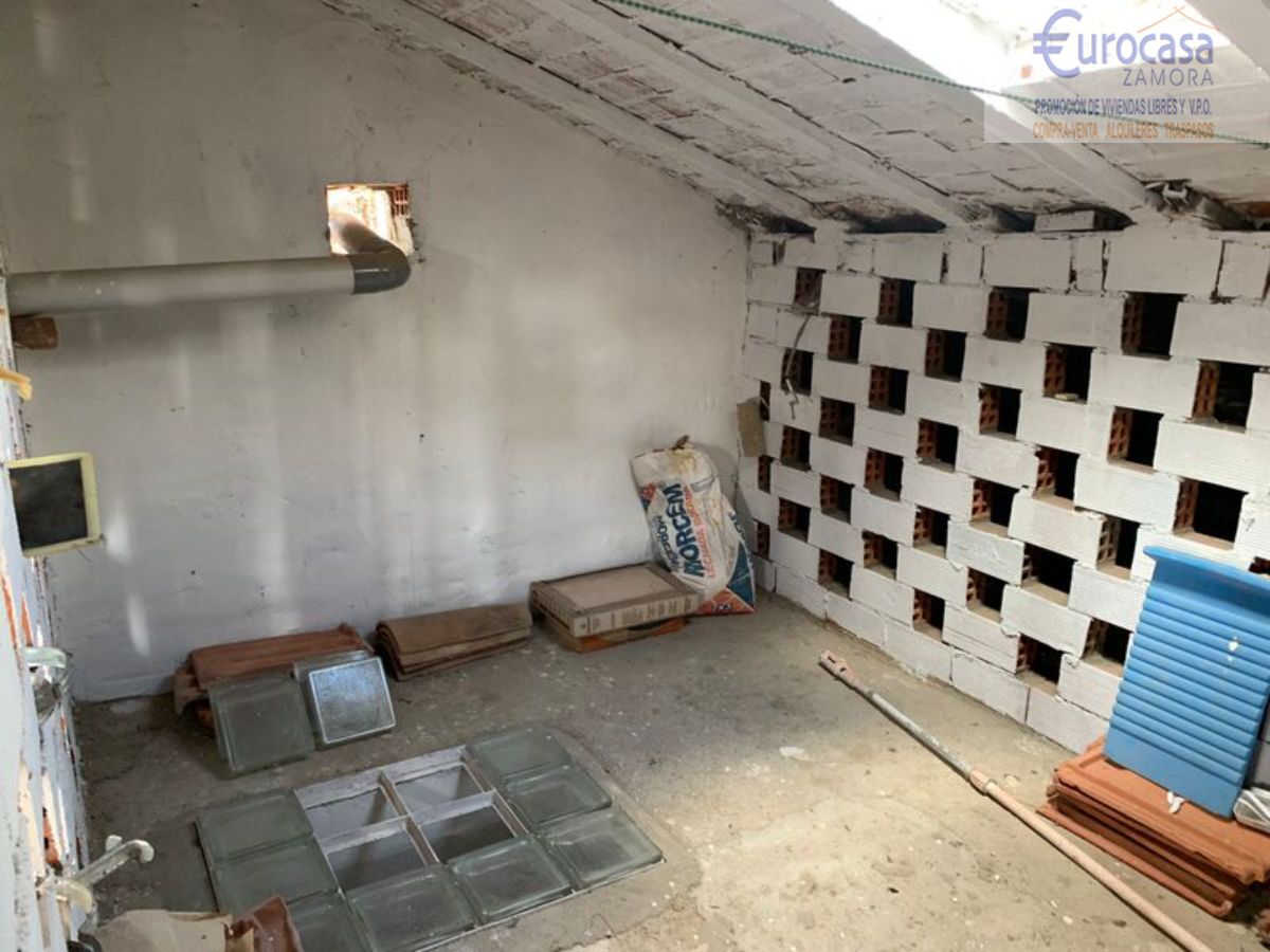 Venta de casa en Corrales