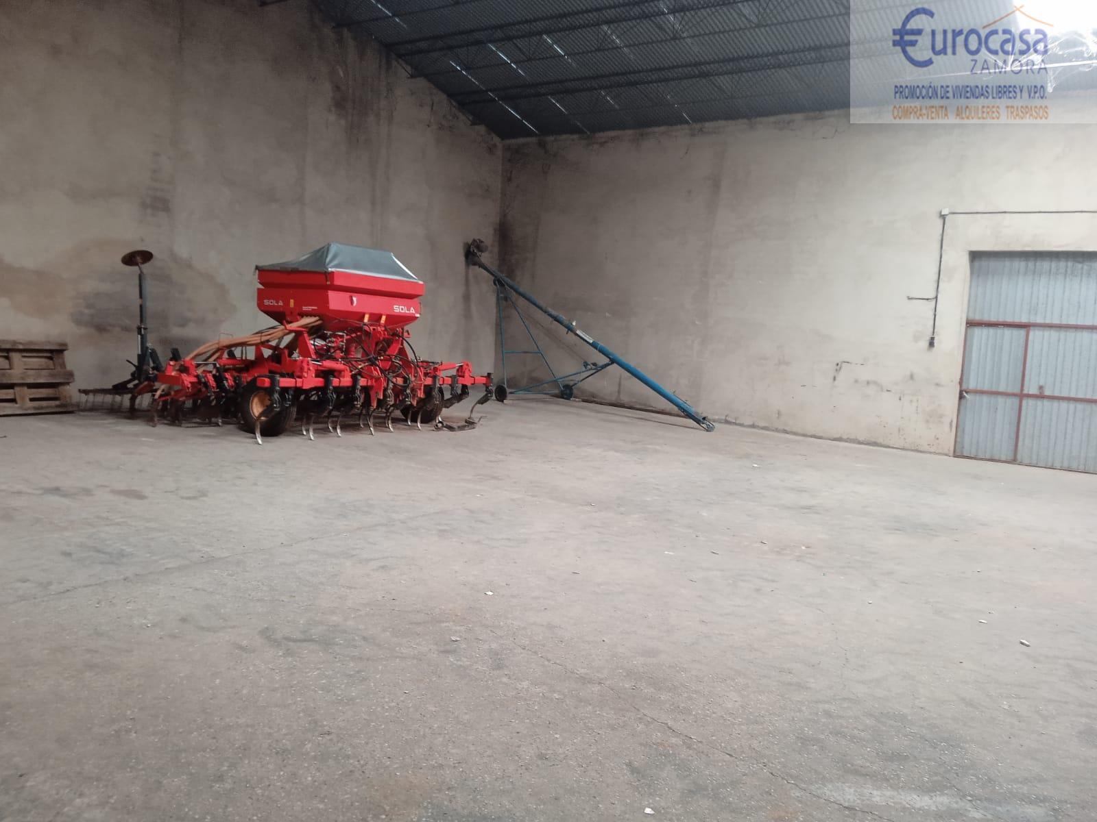 Alquiler de nave en La Hiniesta