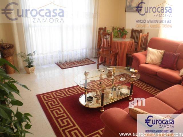 For sale of penthouse in Zamora