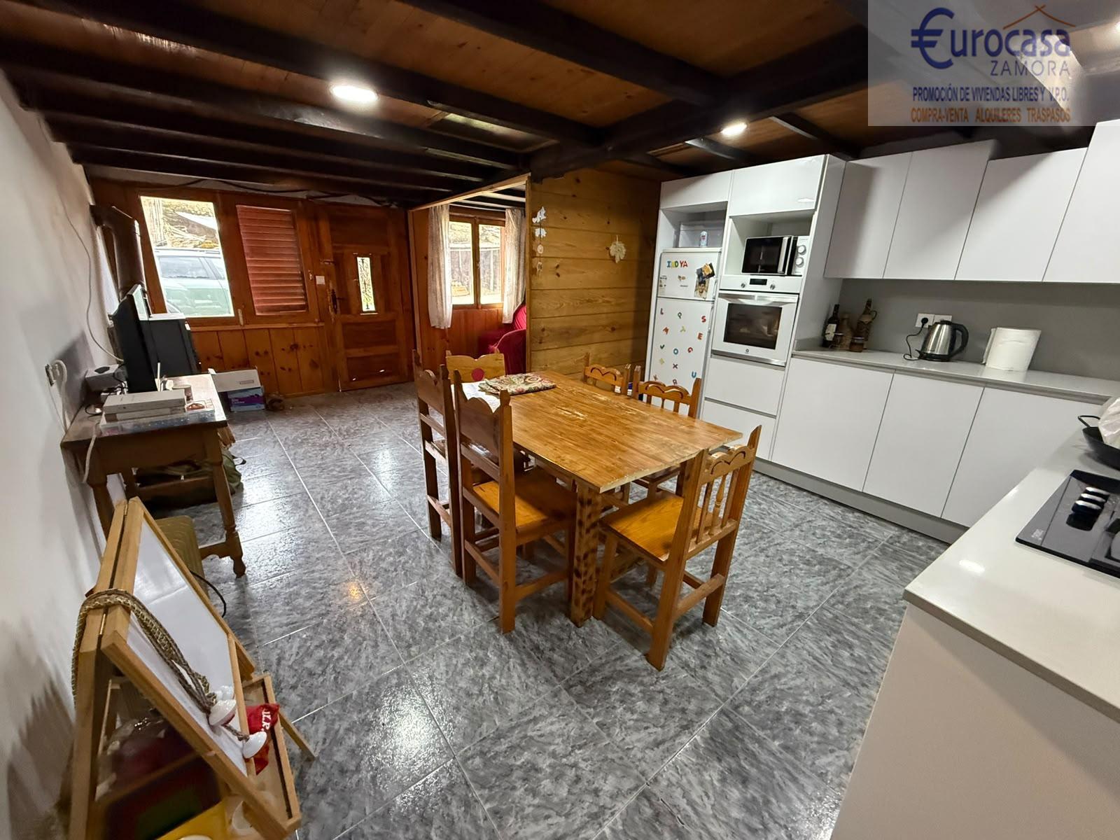 Venta de casa en Asturianos