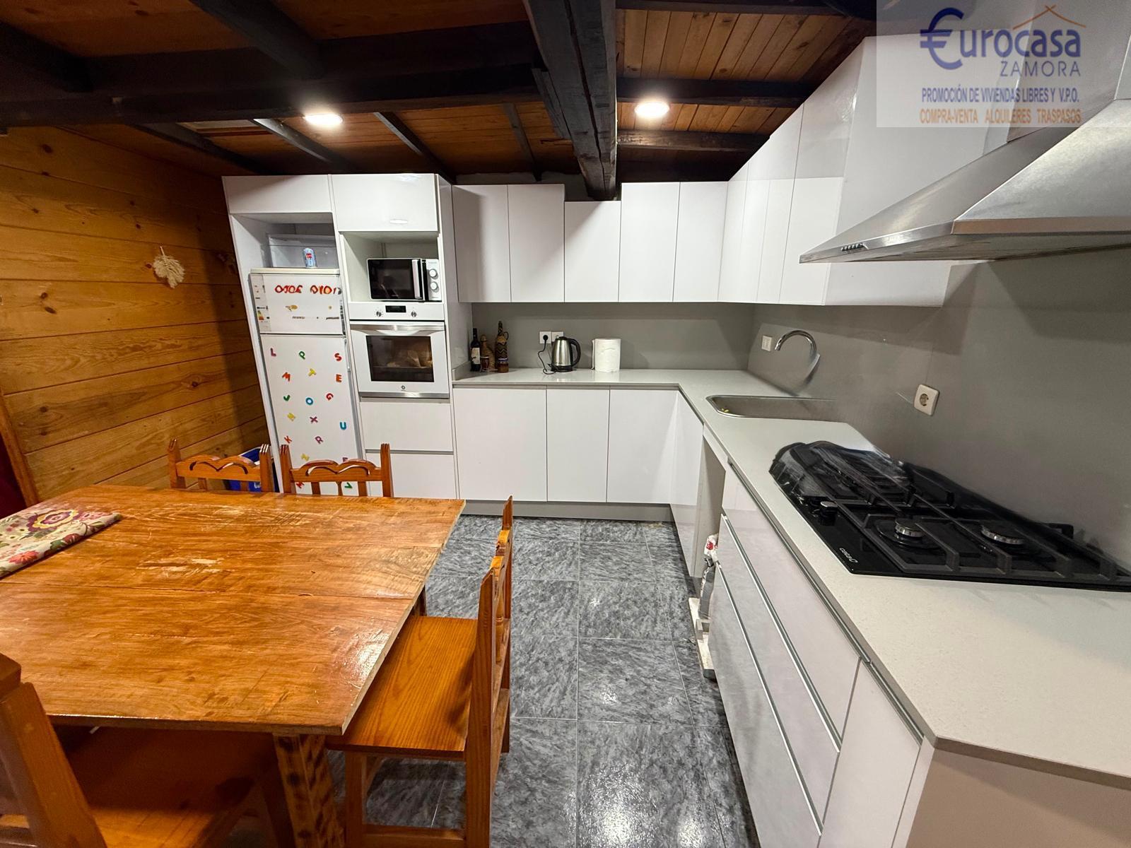 Venta de casa en Asturianos