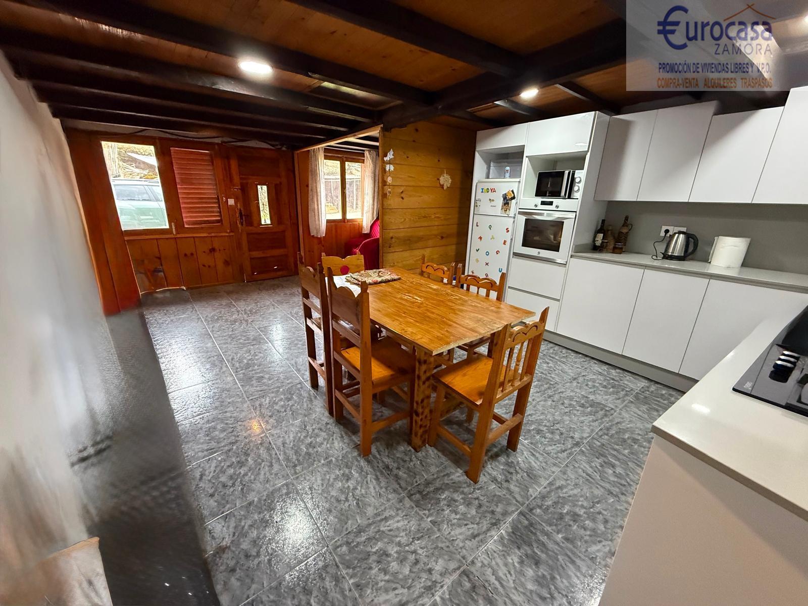 Venta de casa en Asturianos