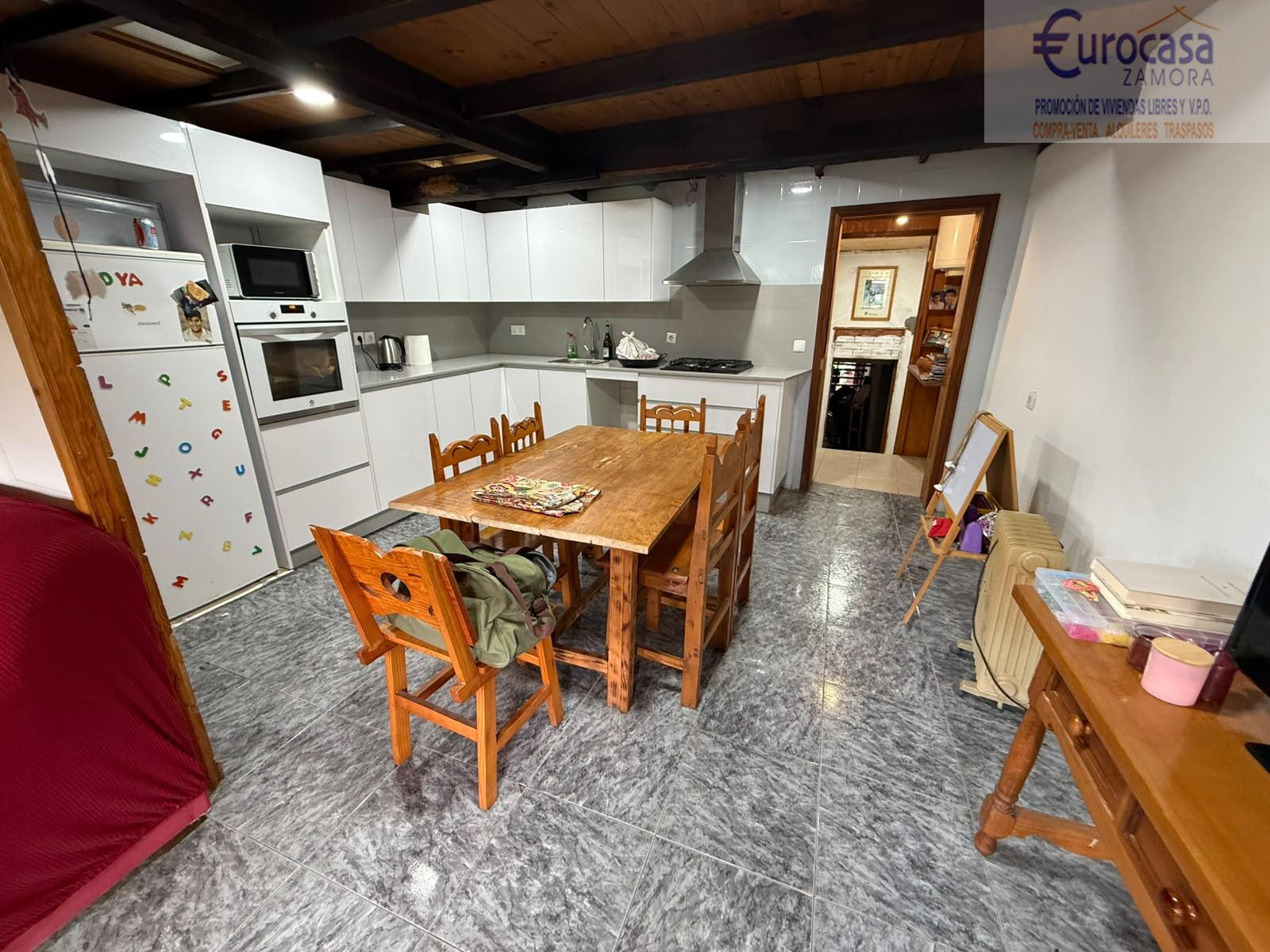 Venta de casa en Asturianos